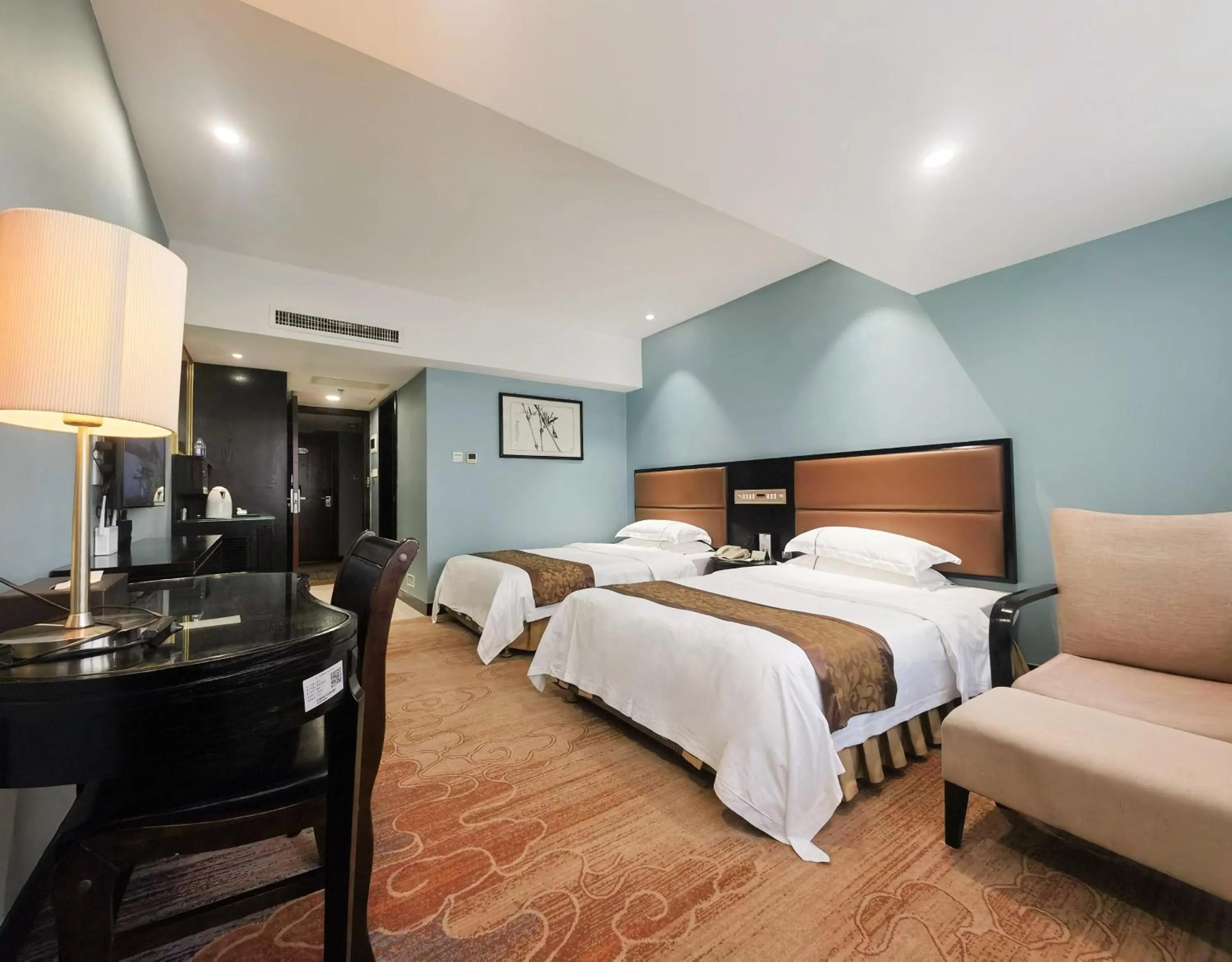 Photo of the whole room, Bed in Skyline Plaza Hotel Guangzhou