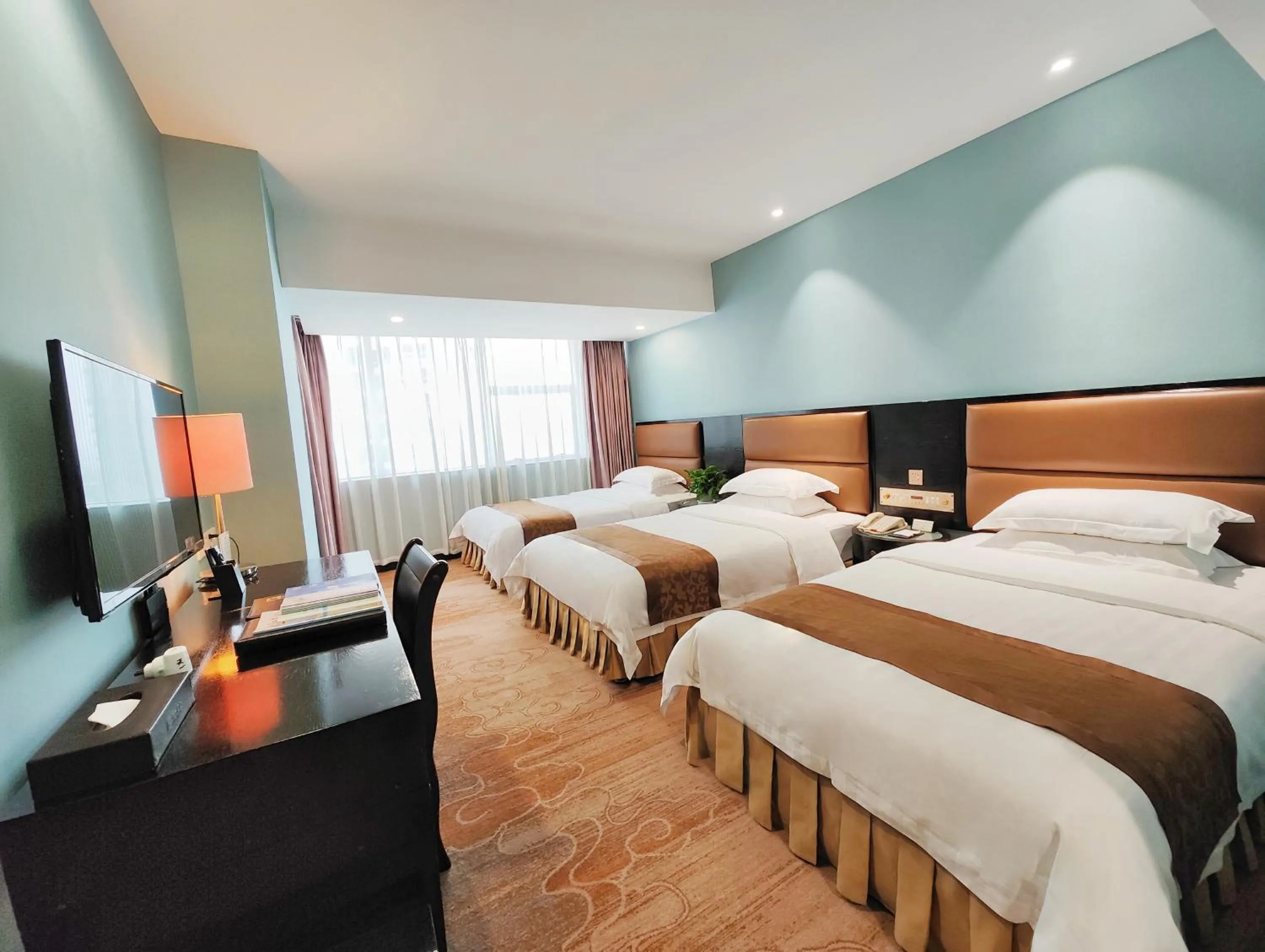 Photo of the whole room, Bed in Skyline Plaza Hotel Guangzhou