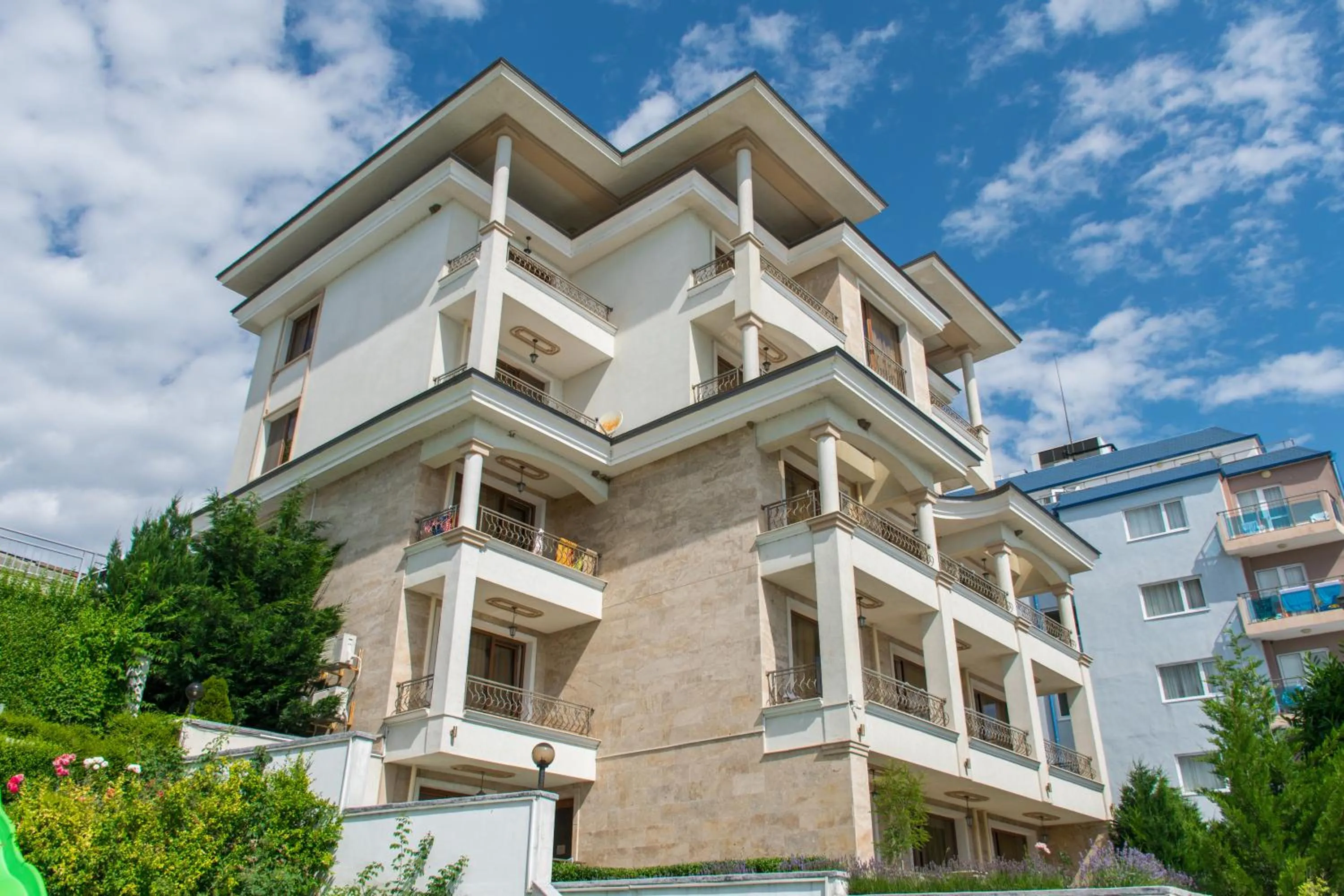 Property building in Paraiso Theopolis - All Inclusive