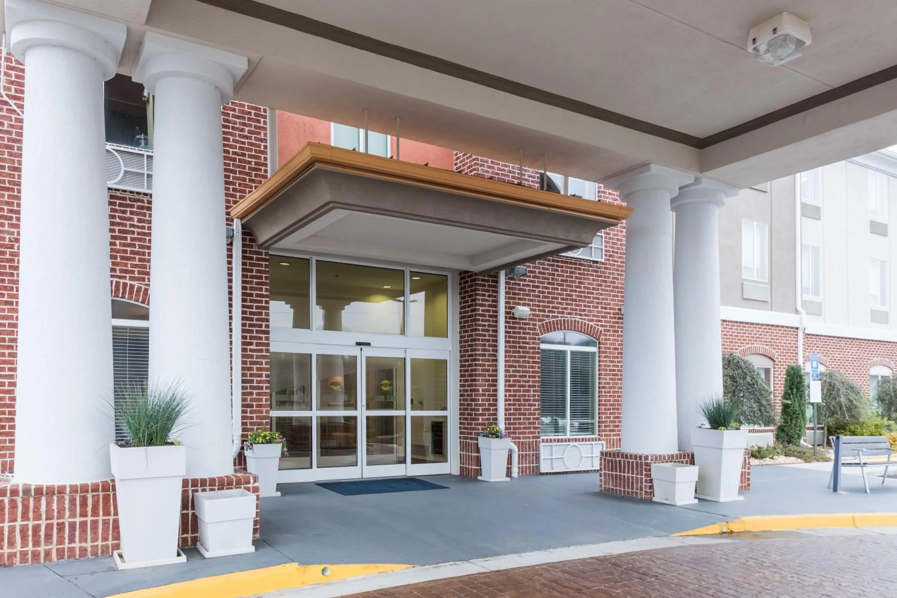 Property building in Holiday Inn Express & Suites Bremen GA by IHG