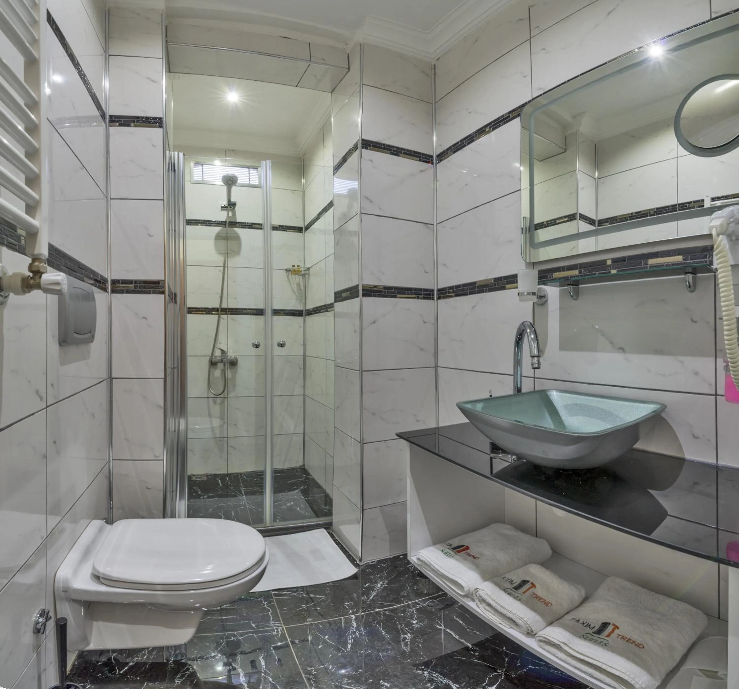 Shower in Taxim Trend Apart