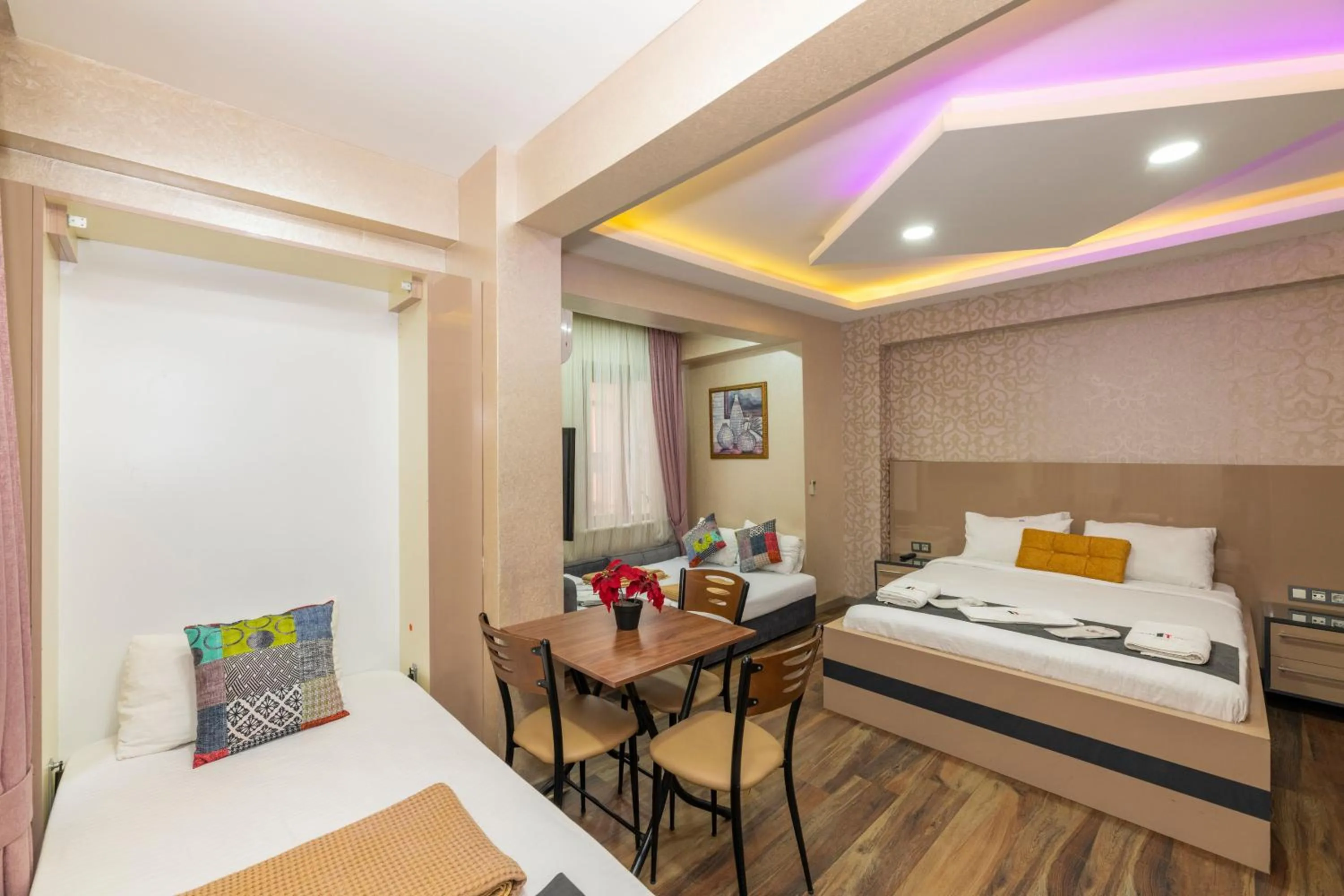 Massage, Bed in Taxim Trend Apart