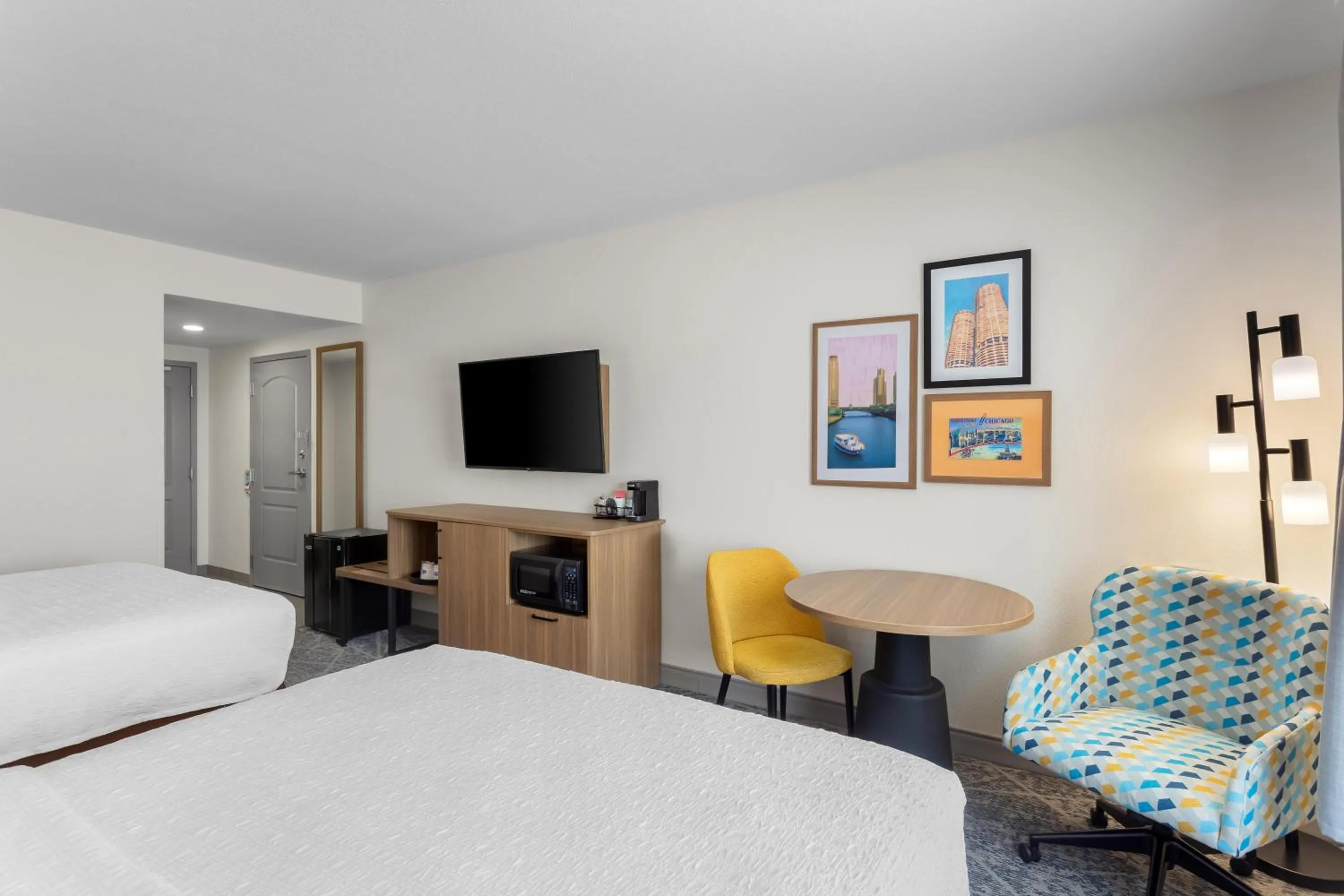 Bedroom, Bed in Hampton Inn & Suites Chicago Deer Park