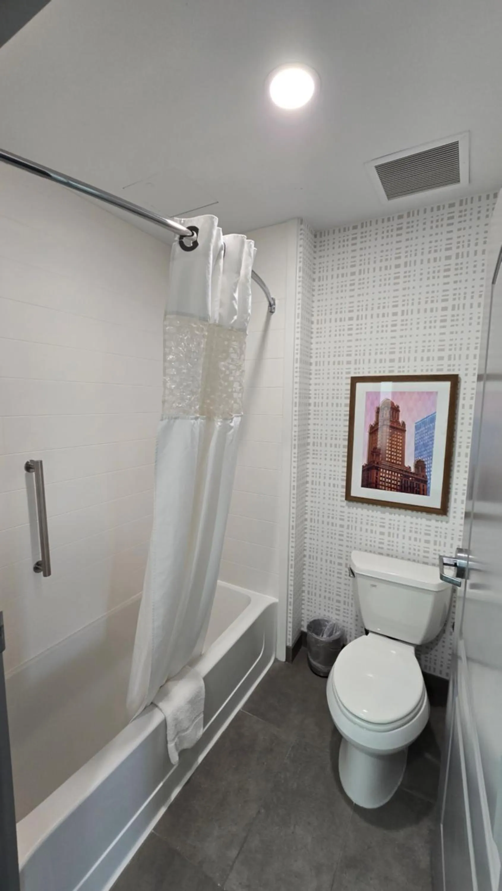 Bathroom in Hampton Inn & Suites Chicago Deer Park