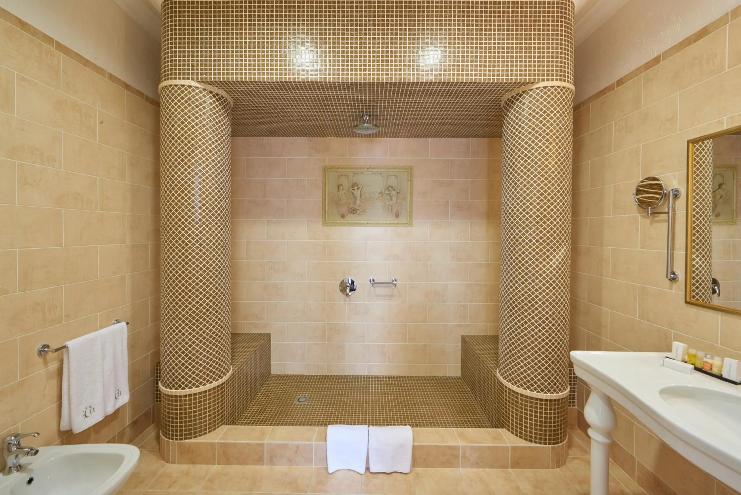 Shower in City Holiday Resort & SPA