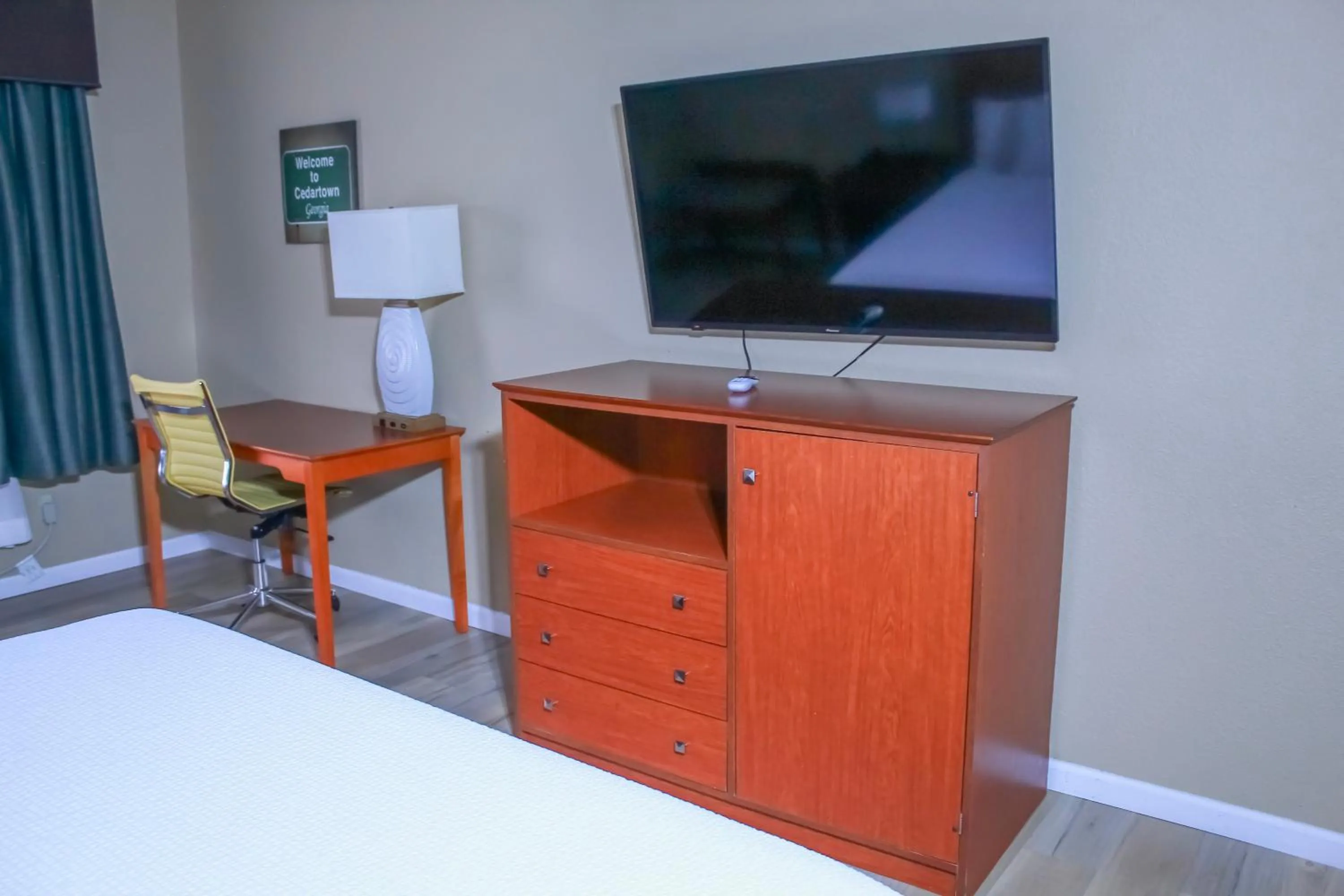 Bed in Days-Inn by Wyndham Cedartown