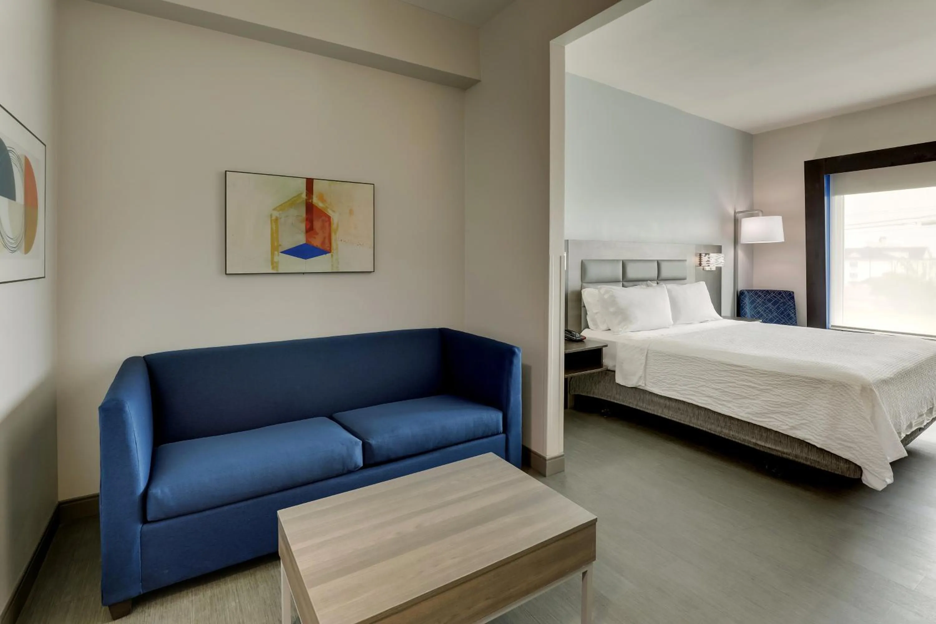 Bedroom, Bed in Holiday Inn Express Hotel & Suites Richmond by IHG