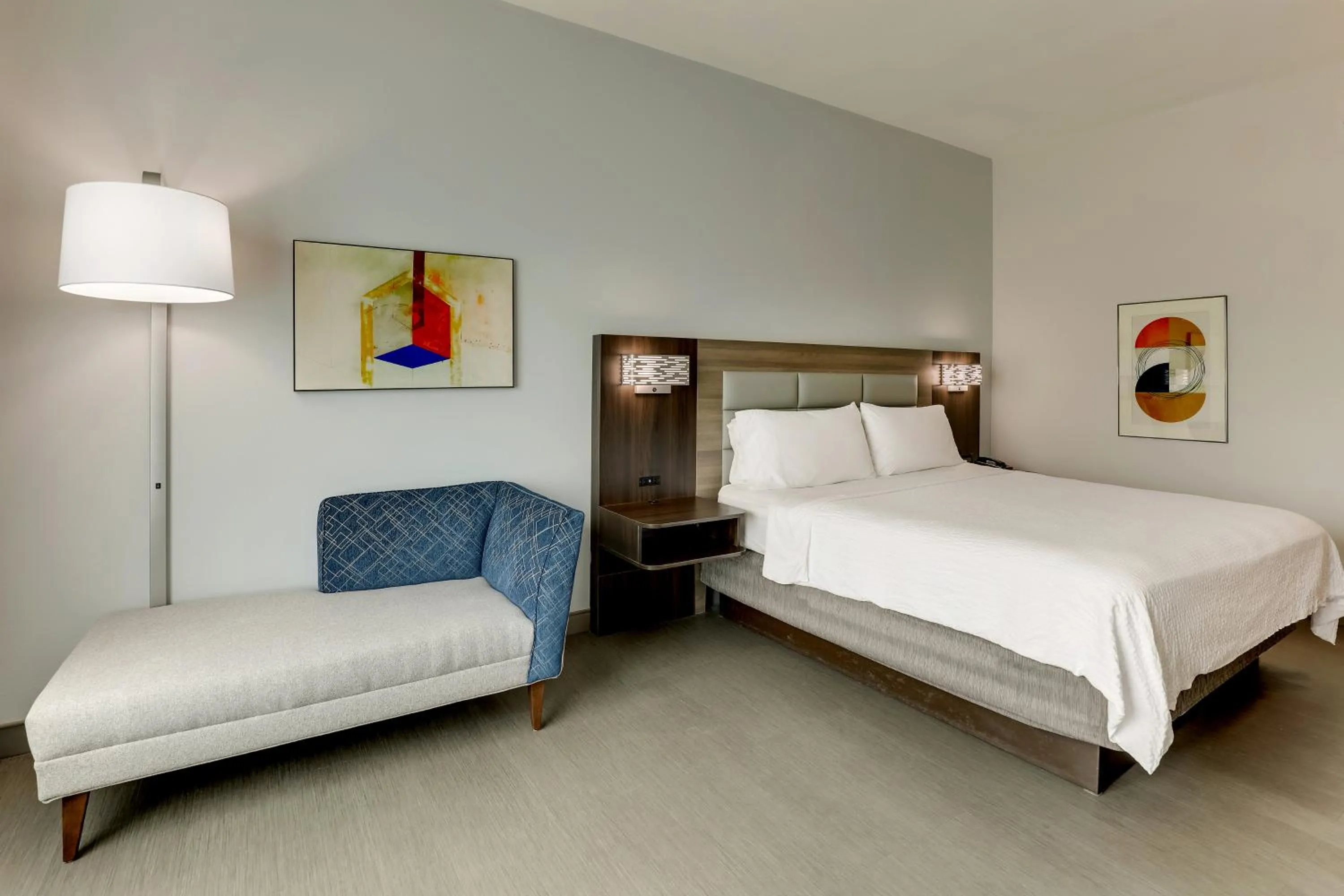 Bedroom, Bed in Holiday Inn Express Hotel & Suites Richmond by IHG