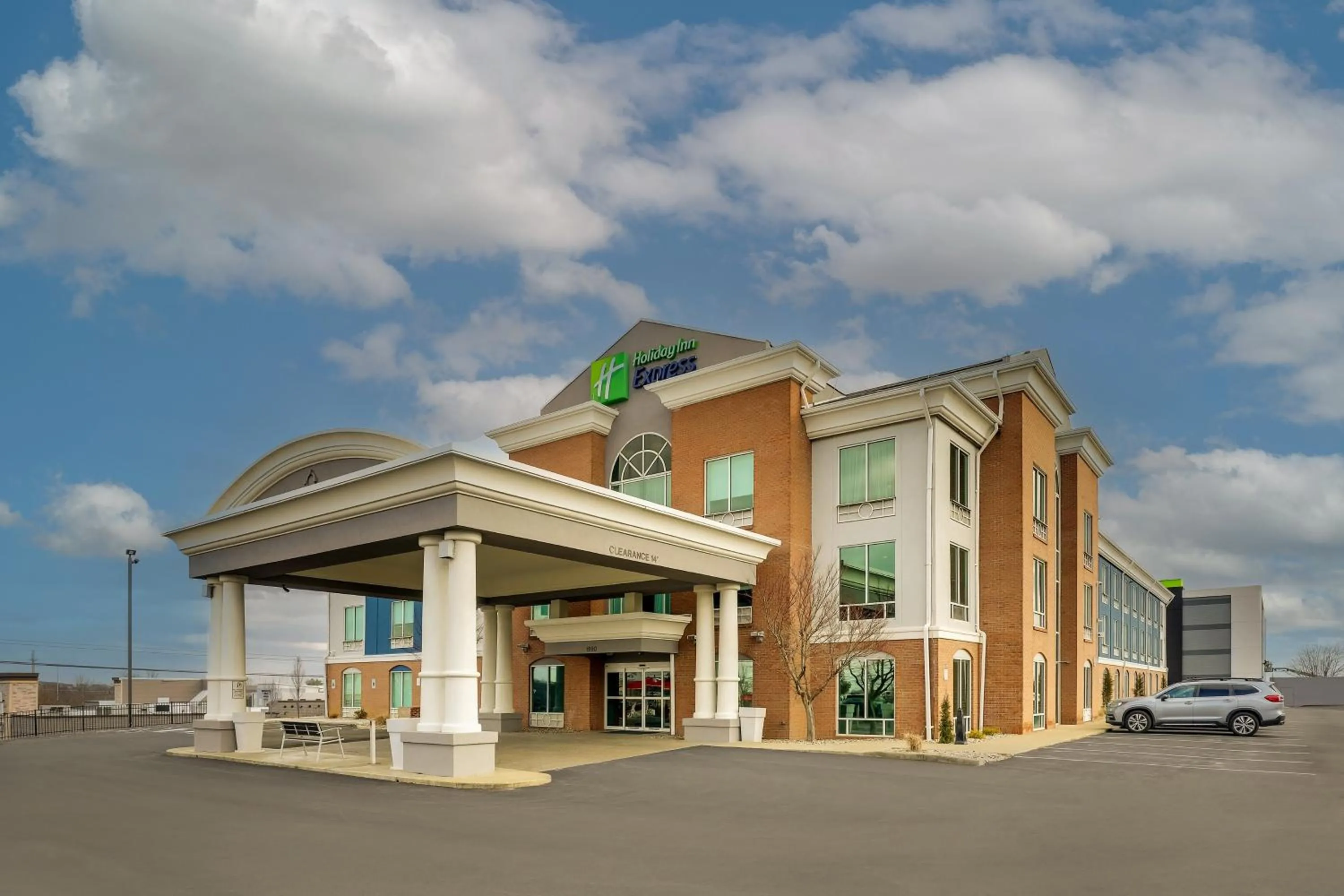 Property building in Holiday Inn Express Hotel & Suites Richmond by IHG