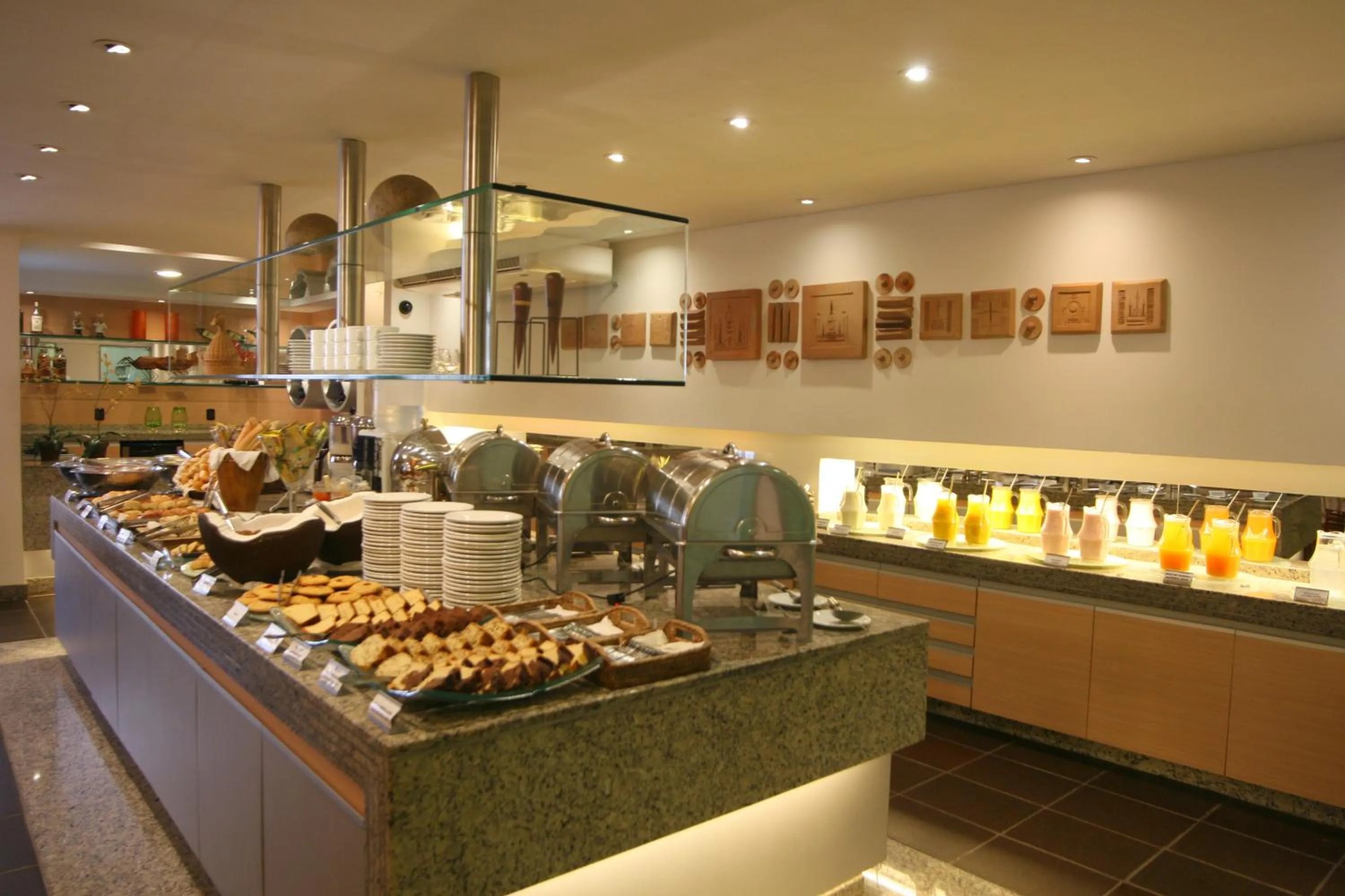 Restaurant/places to eat in Park Hotel