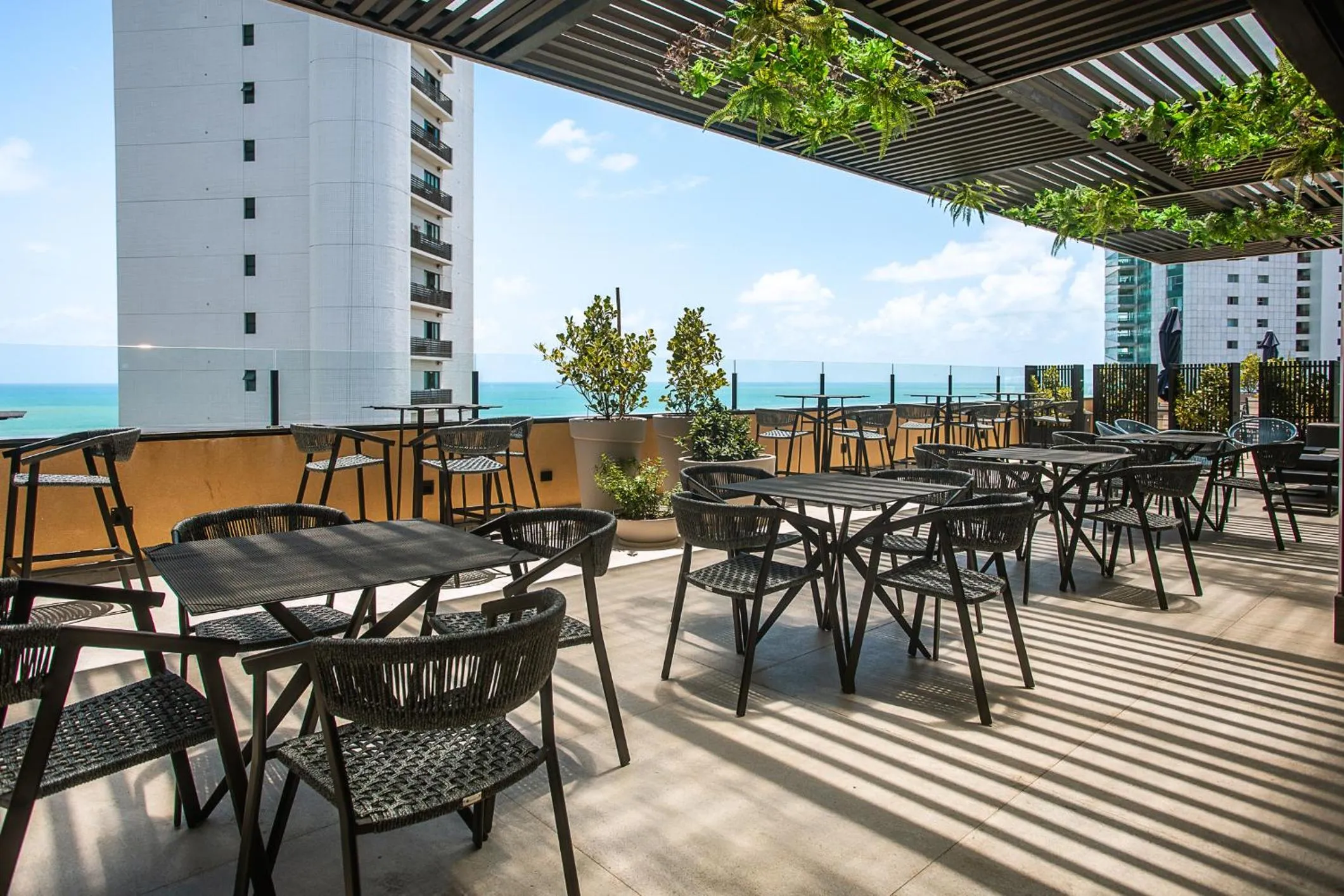 Restaurant/places to eat in Park Hotel