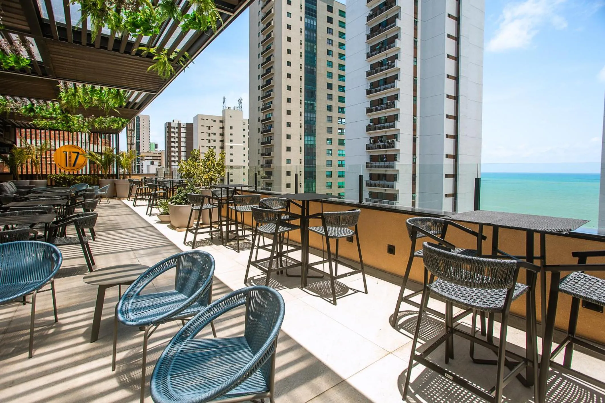 Restaurant/places to eat in Park Hotel