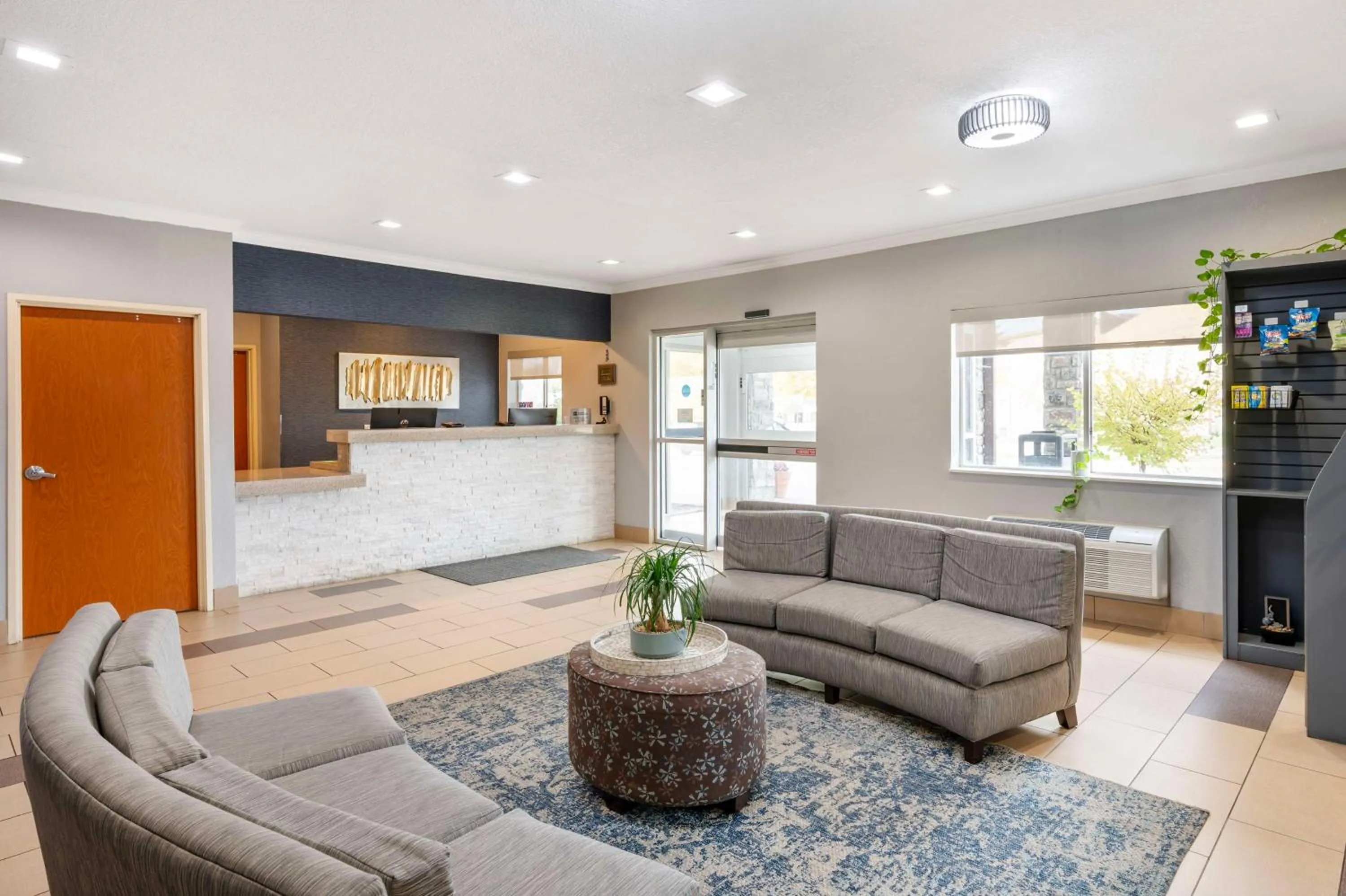 Lobby or reception in Best Western Kokomo Hotel