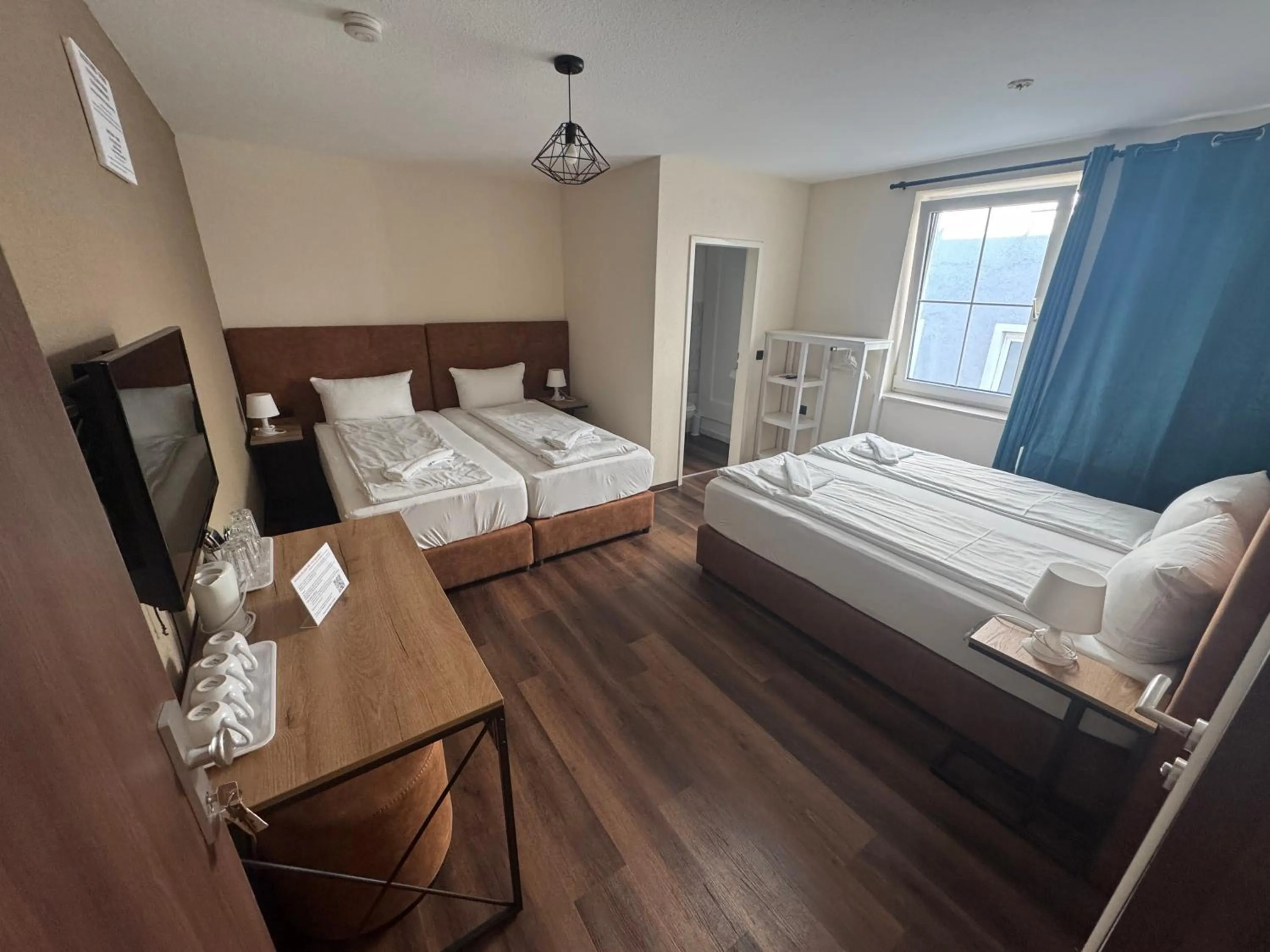 Photo of the whole room, Bed in Hotel Capitol Zentrum - 24h -