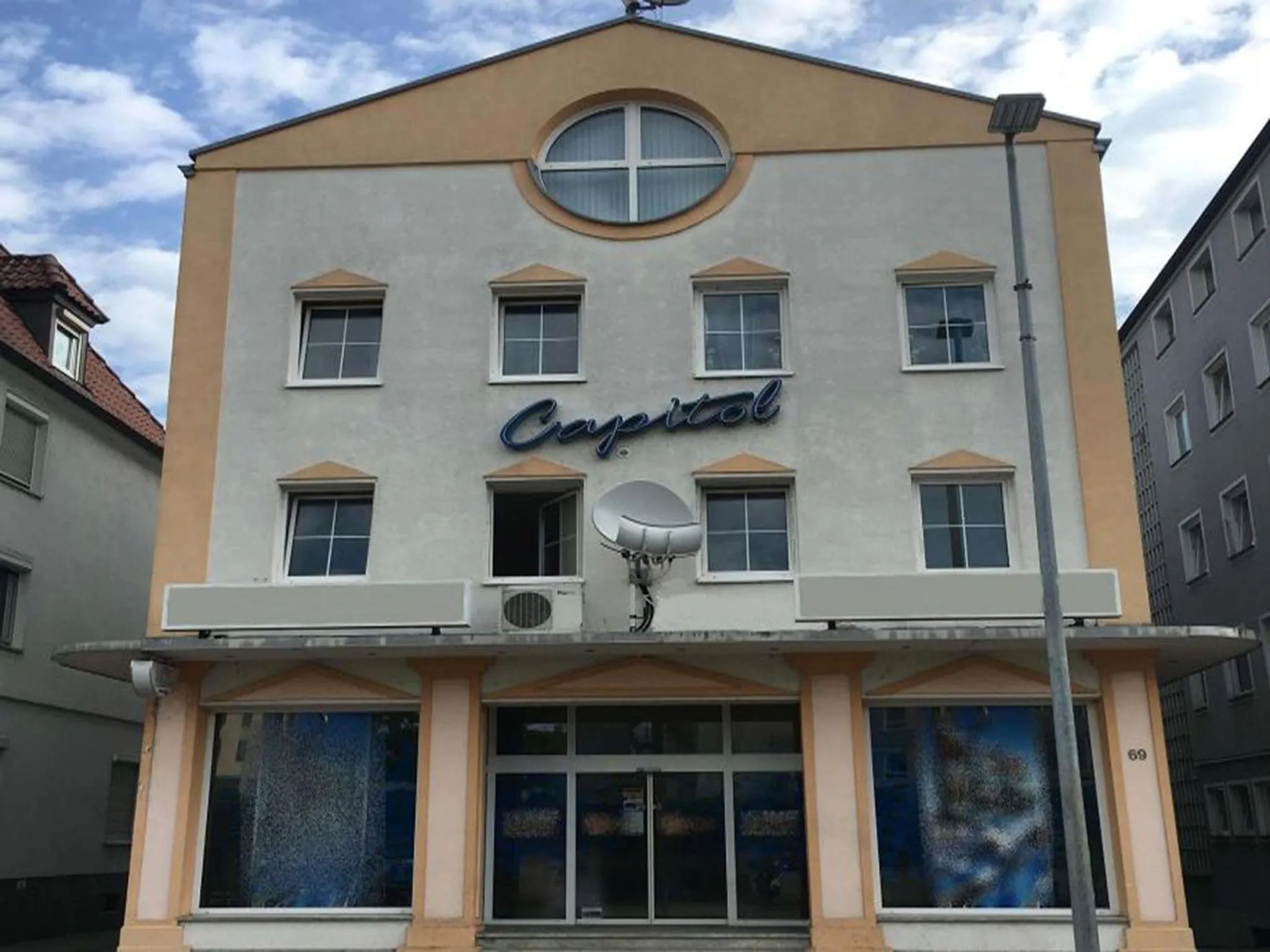 Facade/entrance in Hotel Capitol Zentrum - 24h -