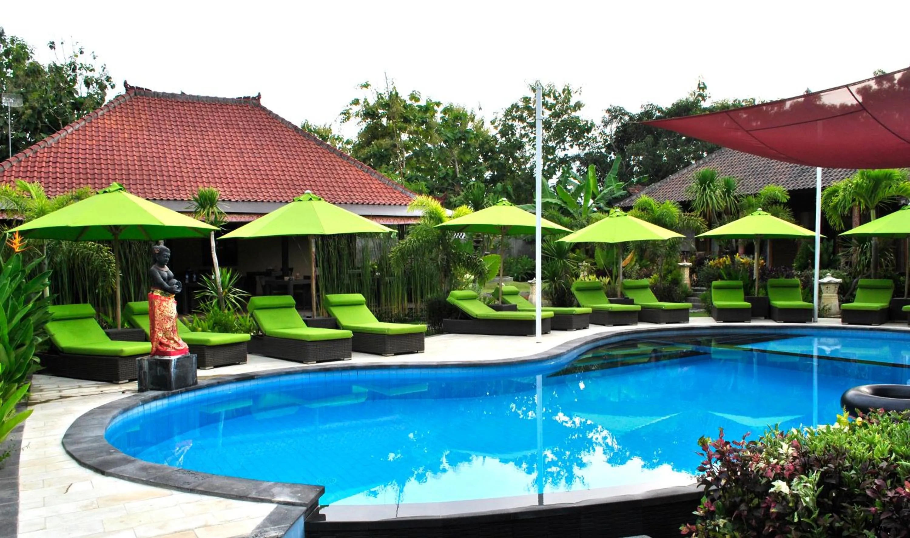 Swimming pool in Damara Lembongan