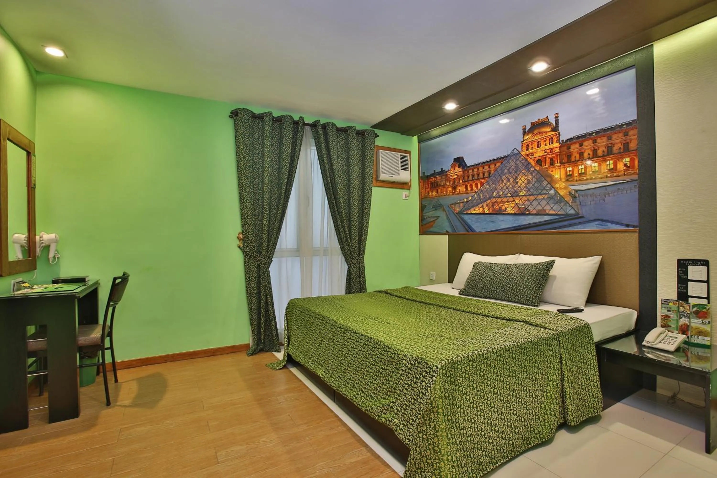 Bedroom in Eurotel Vivaldi Araneta