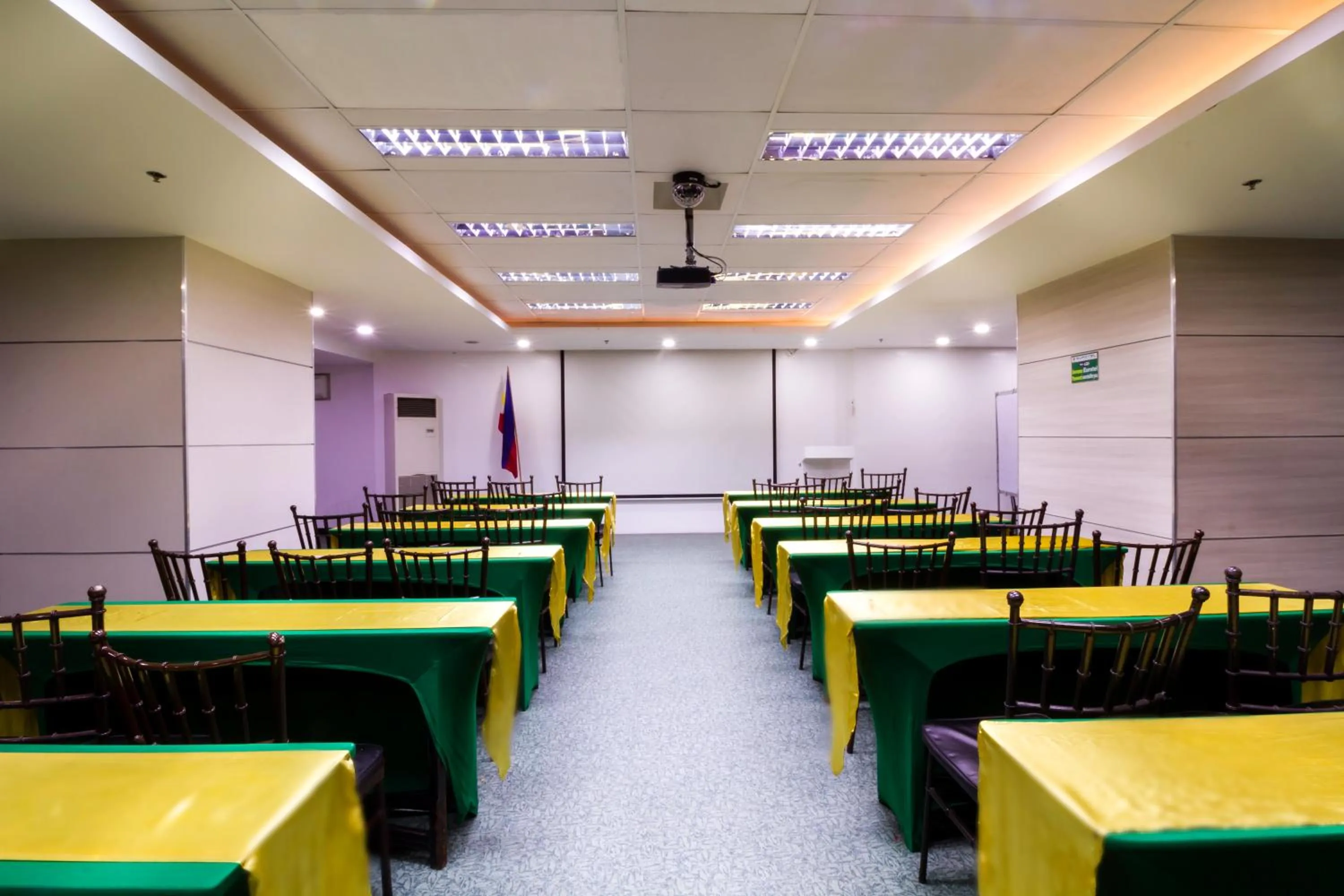 Meeting/conference room in Eurotel Vivaldi Araneta
