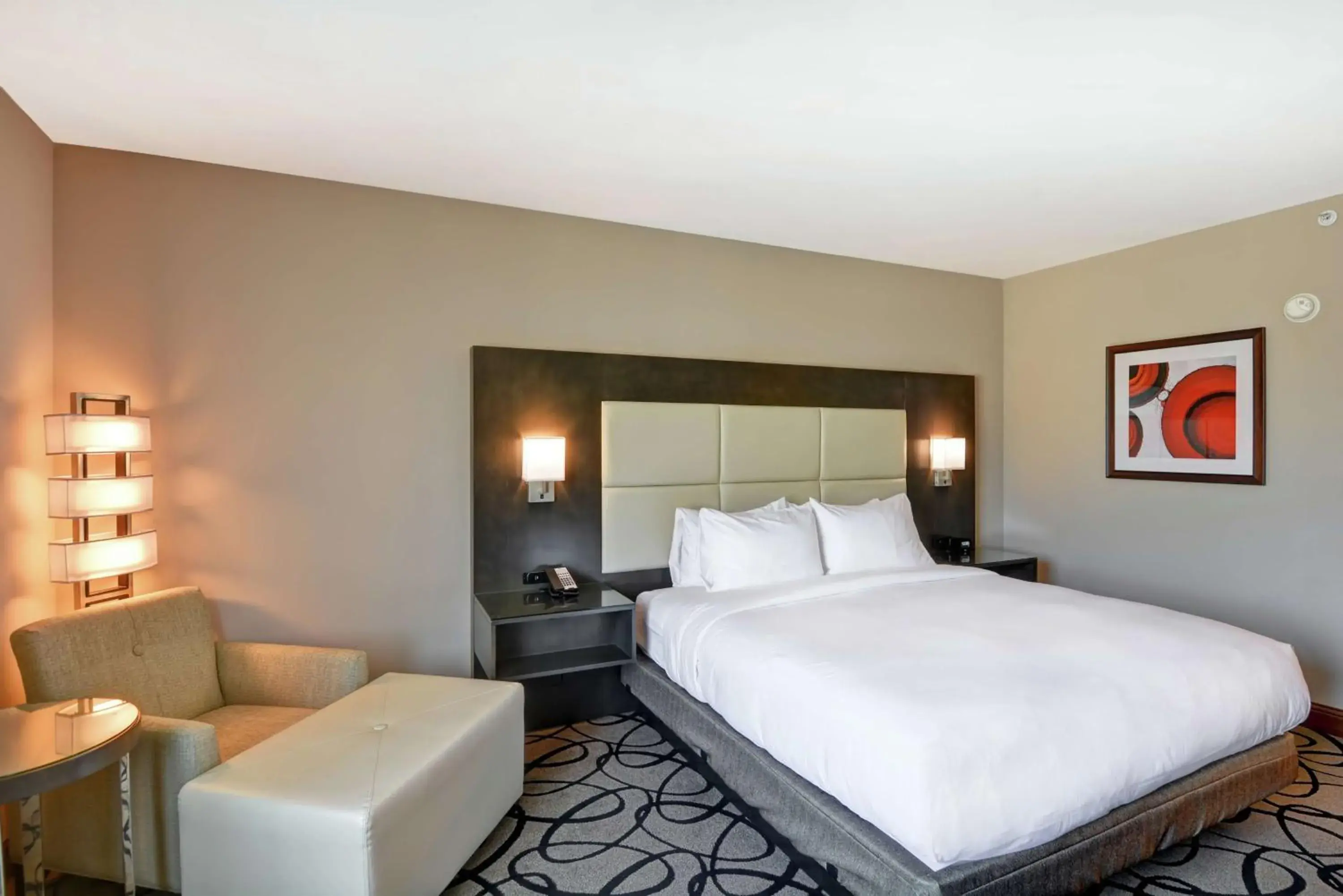 King Room in DoubleTree by Hilton Hattiesburg, MS King Room in DoubleTree by Hilton Hattiesburg, MS