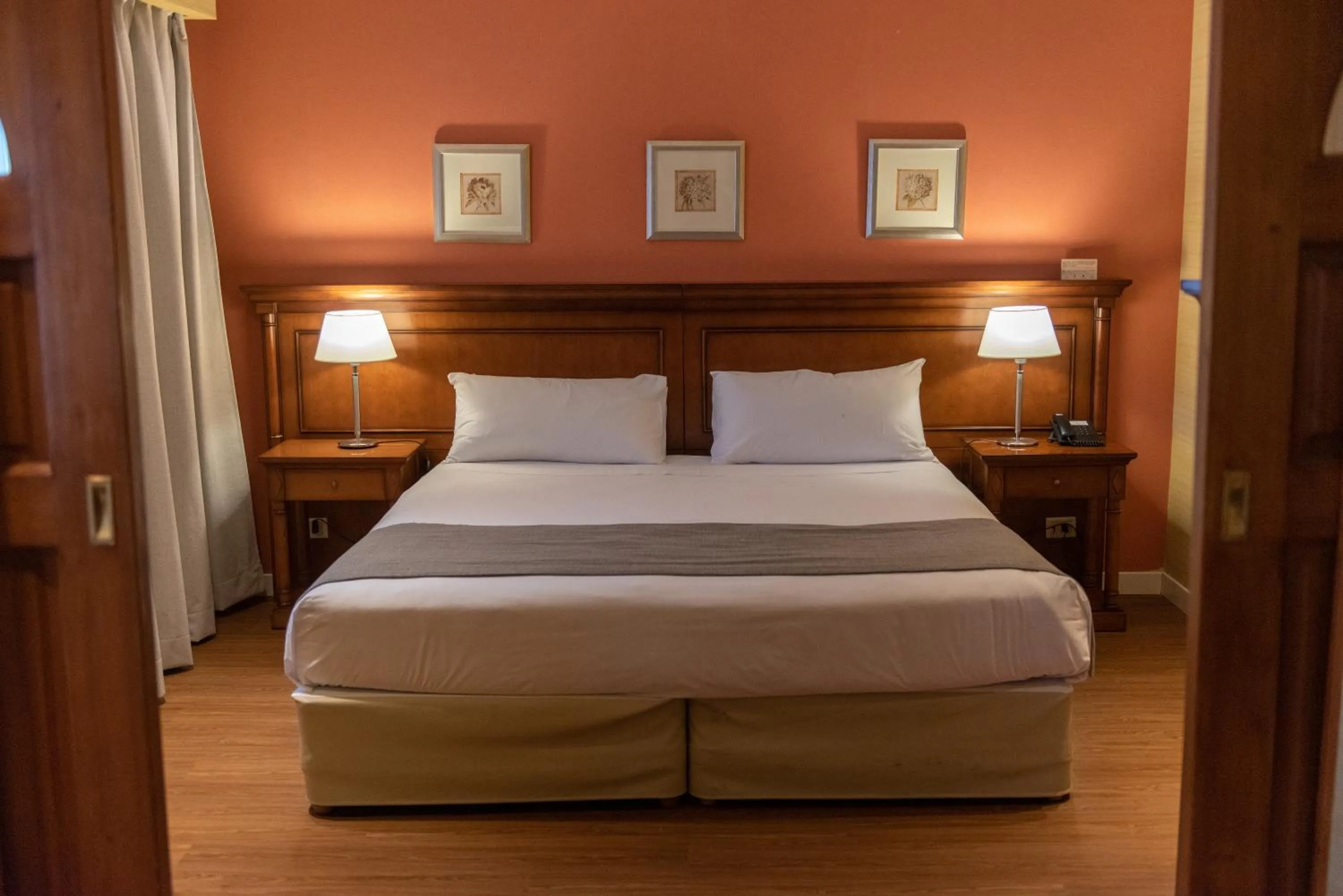 Bedroom, Bed in Hotel Albatros