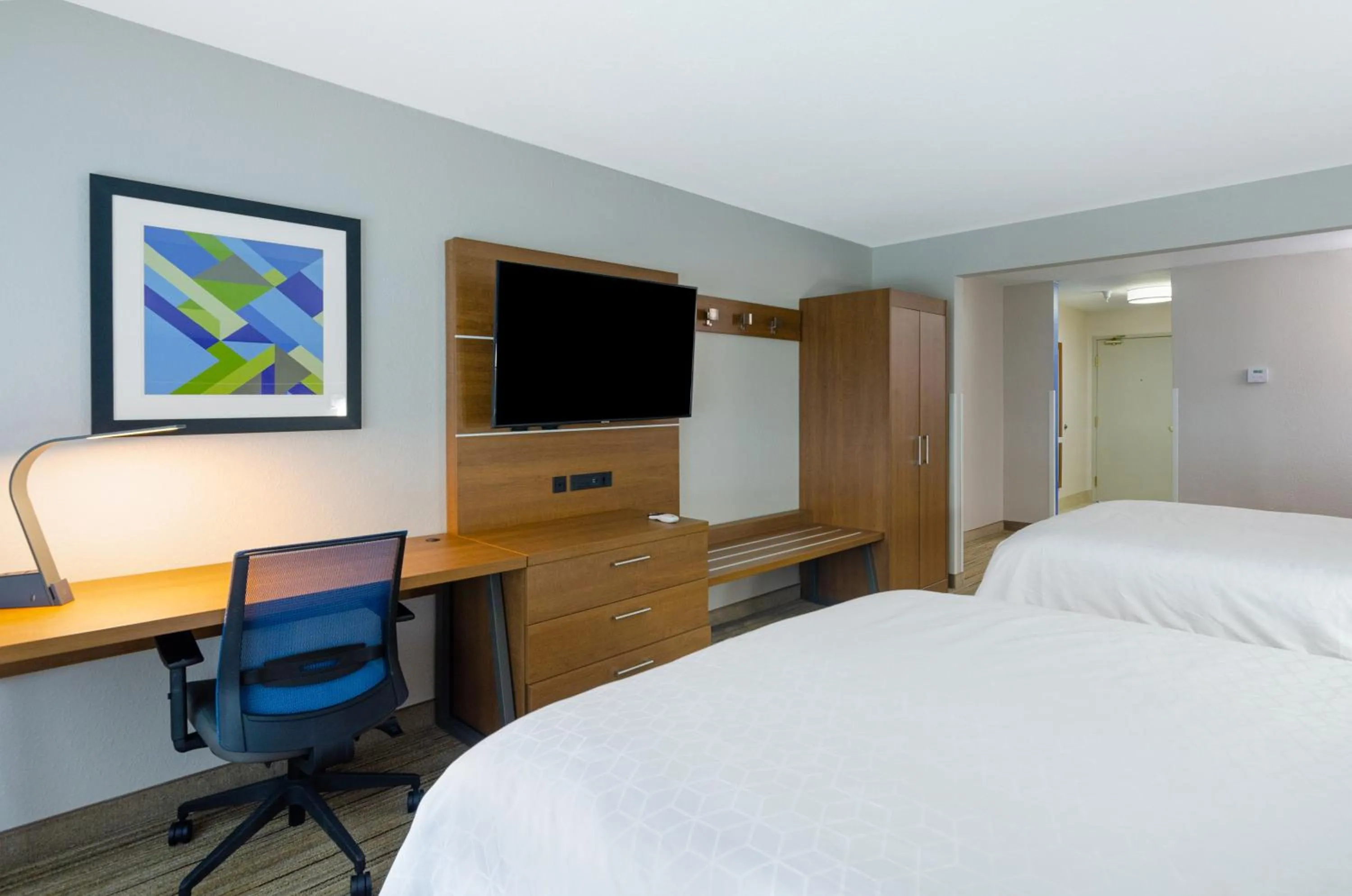 Bed in Holiday Inn Express Hotel & Suites Weston by IHG