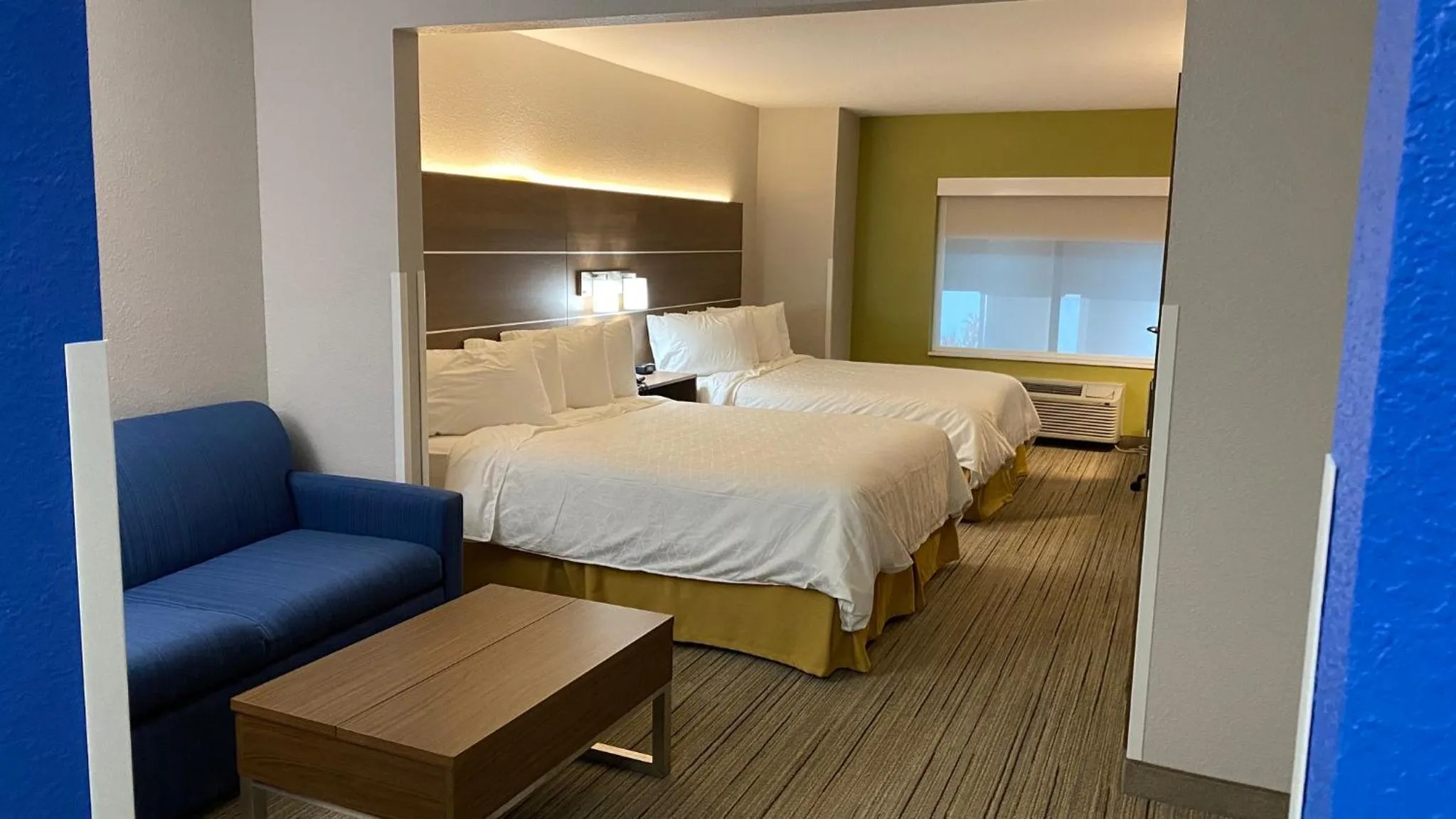 Photo of the whole room, Bed in Holiday Inn Express Hotel & Suites Weston by IHG