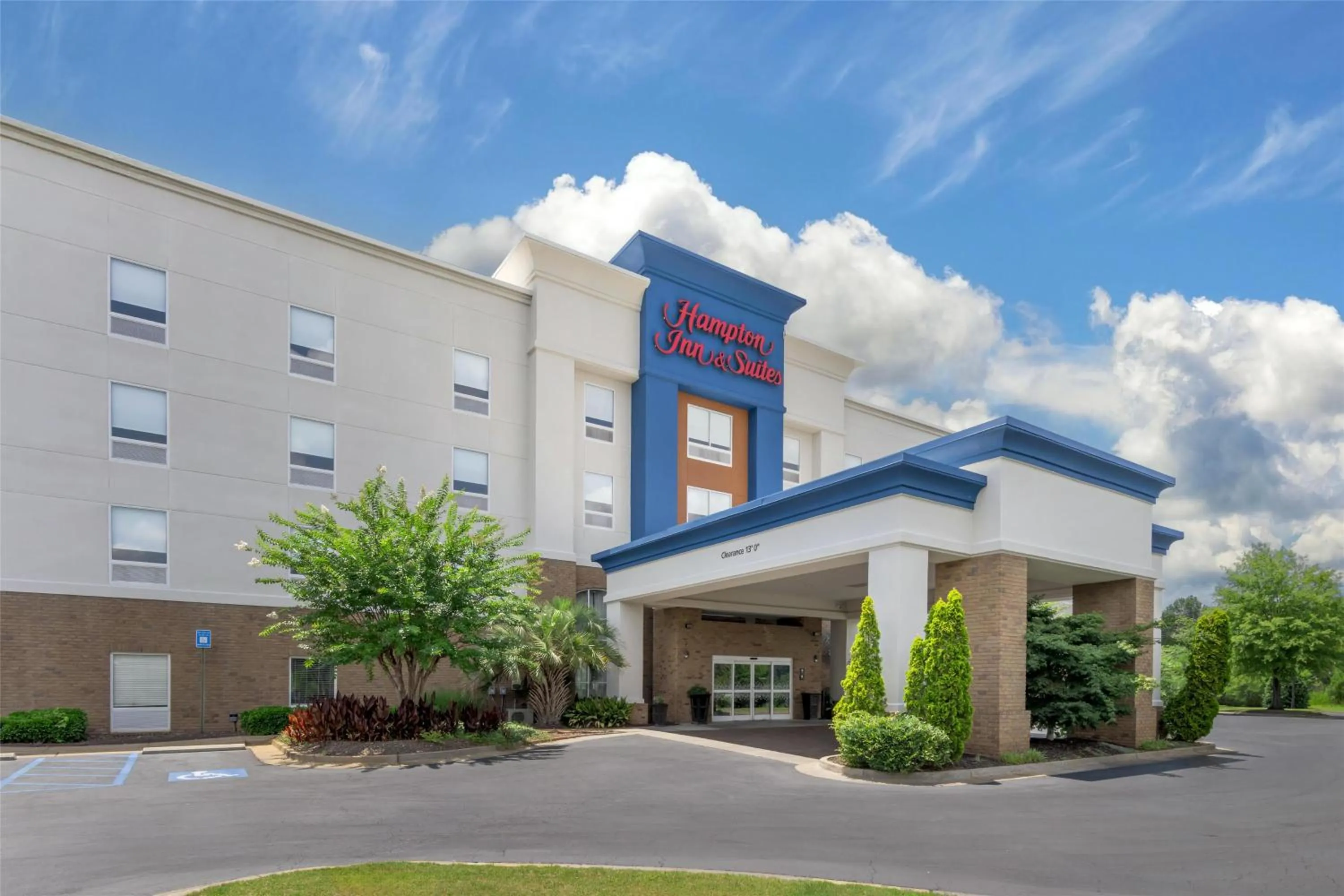 Property building in Hampton Inn & Suites Phenix City- Columbus Area
