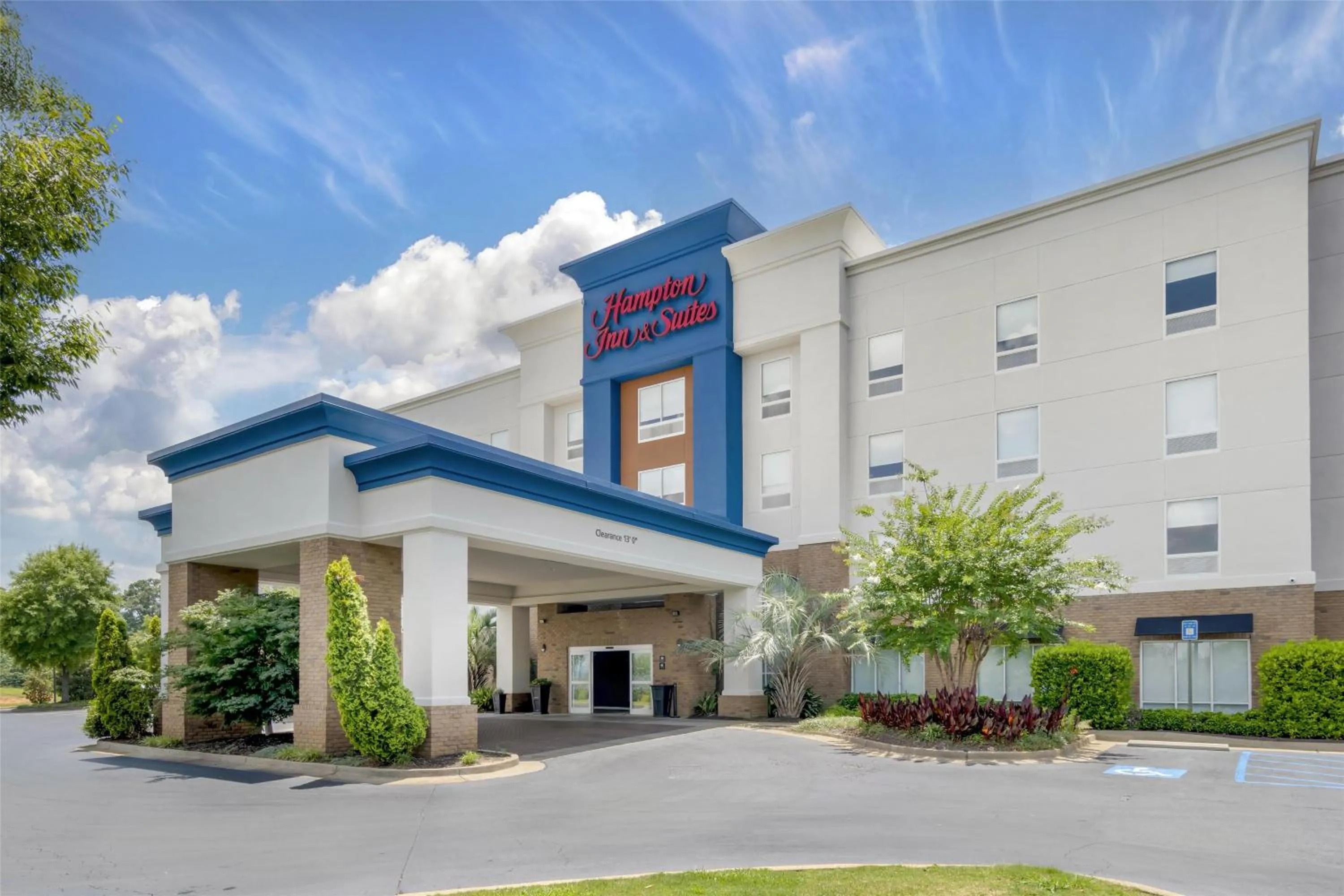 Property building in Hampton Inn & Suites Phenix City- Columbus Area