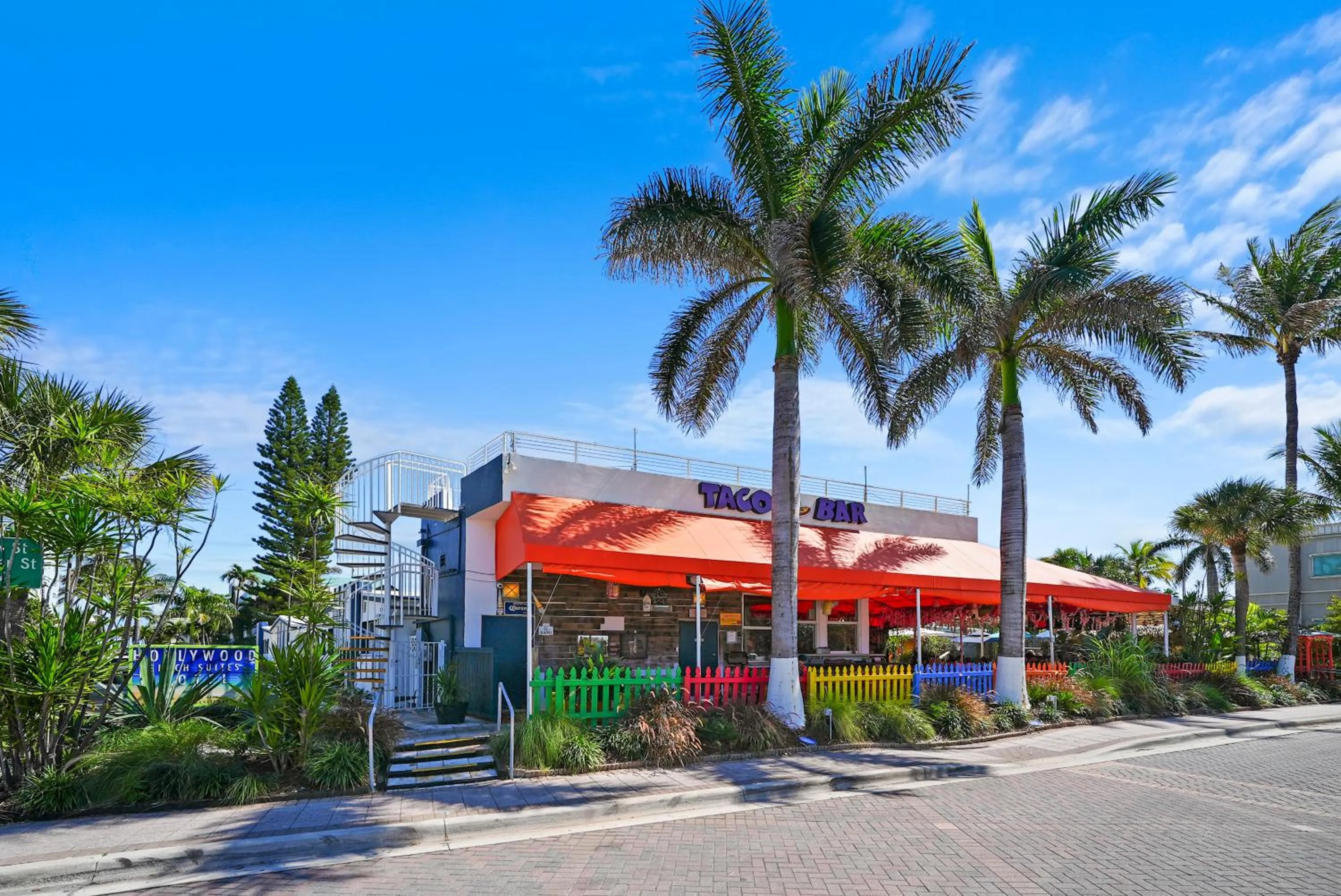 Restaurant/places to eat in Hollywood Beach Suites and Hotel