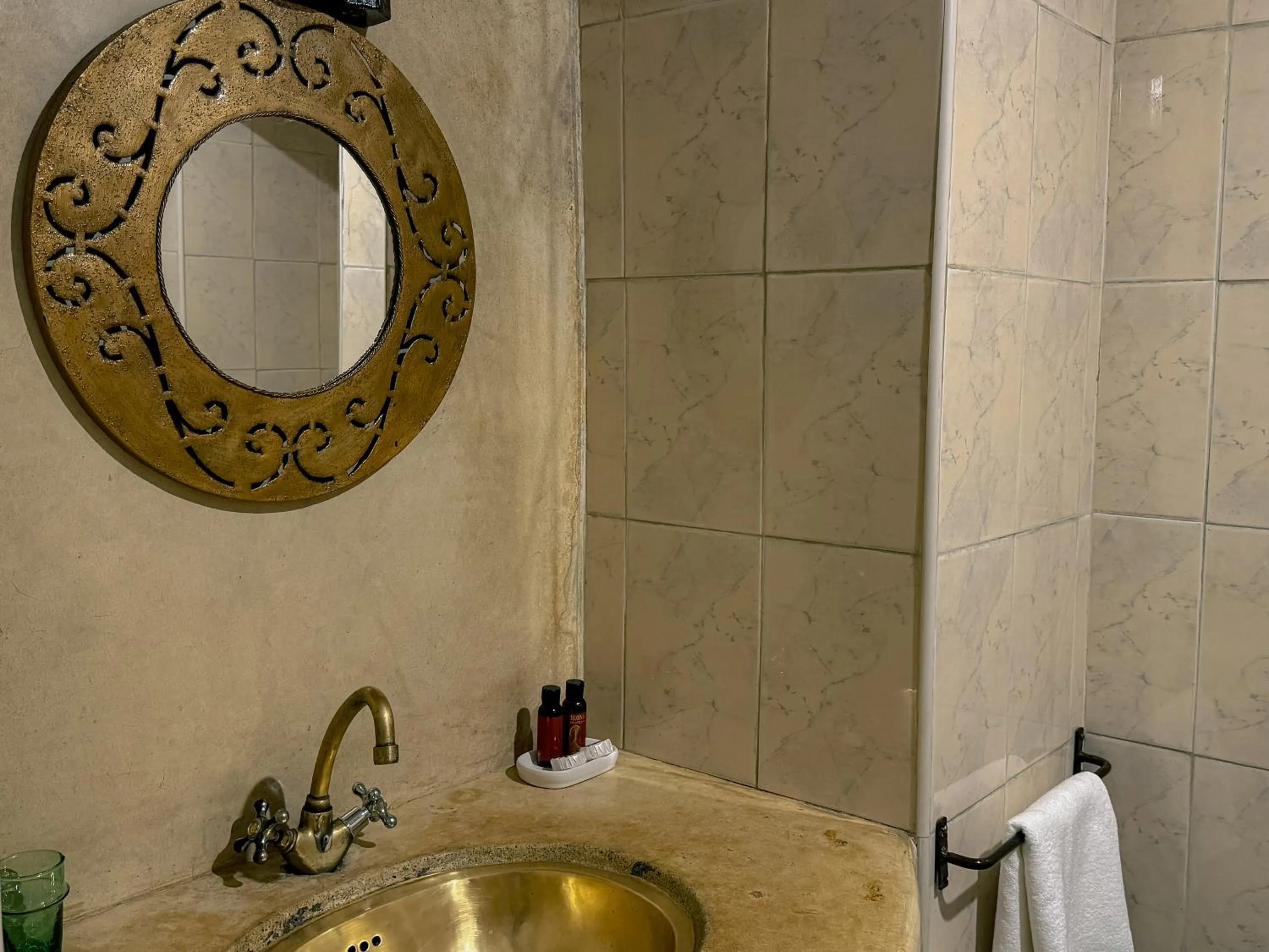 Bathroom in Riad Lapis-lazuli