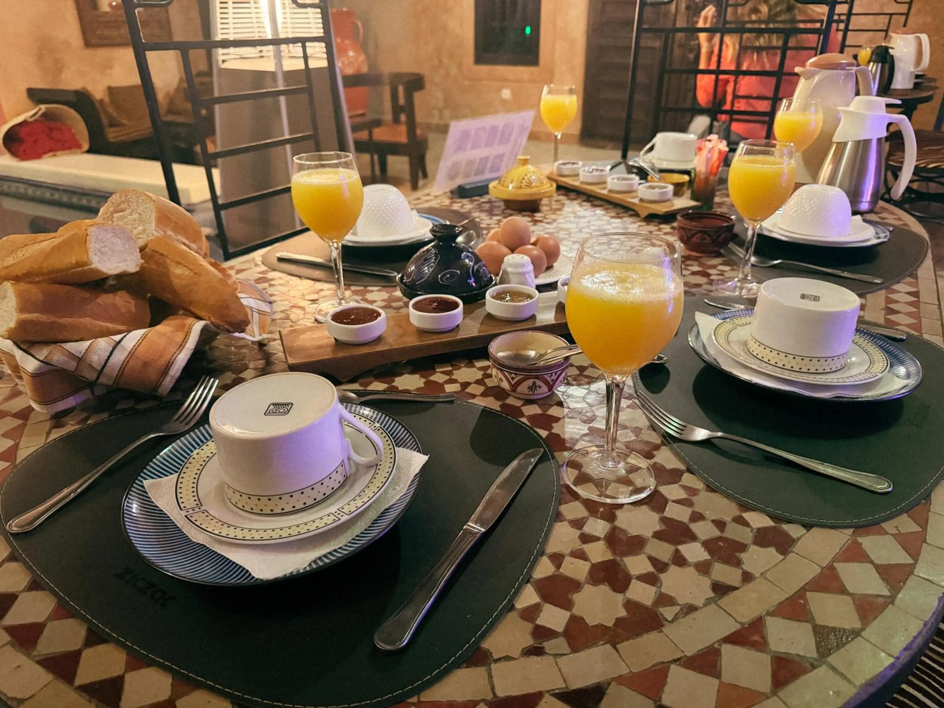 Restaurant/places to eat in Riad Lapis-lazuli