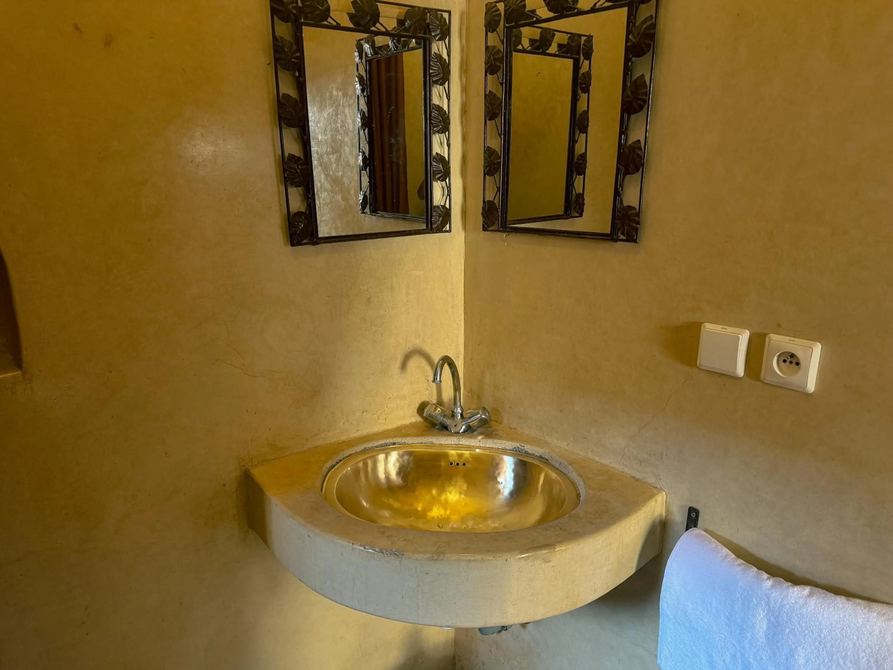Bathroom in Riad Lapis-lazuli