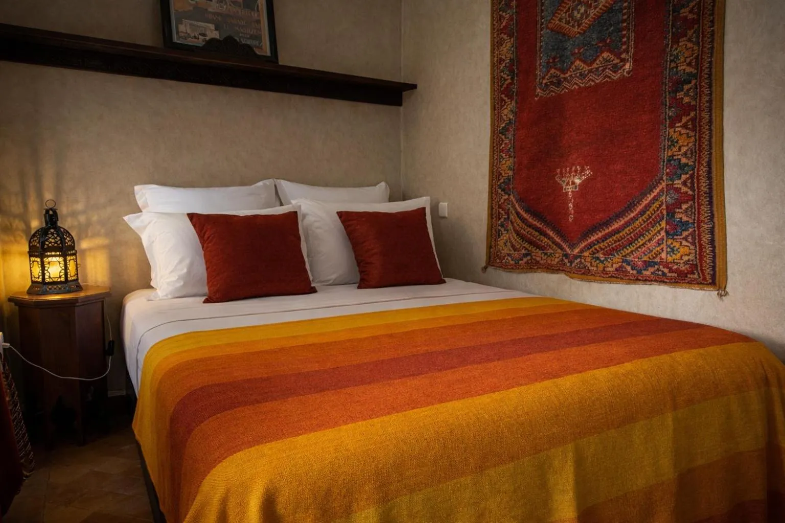 Bed in Riad Lapis-lazuli