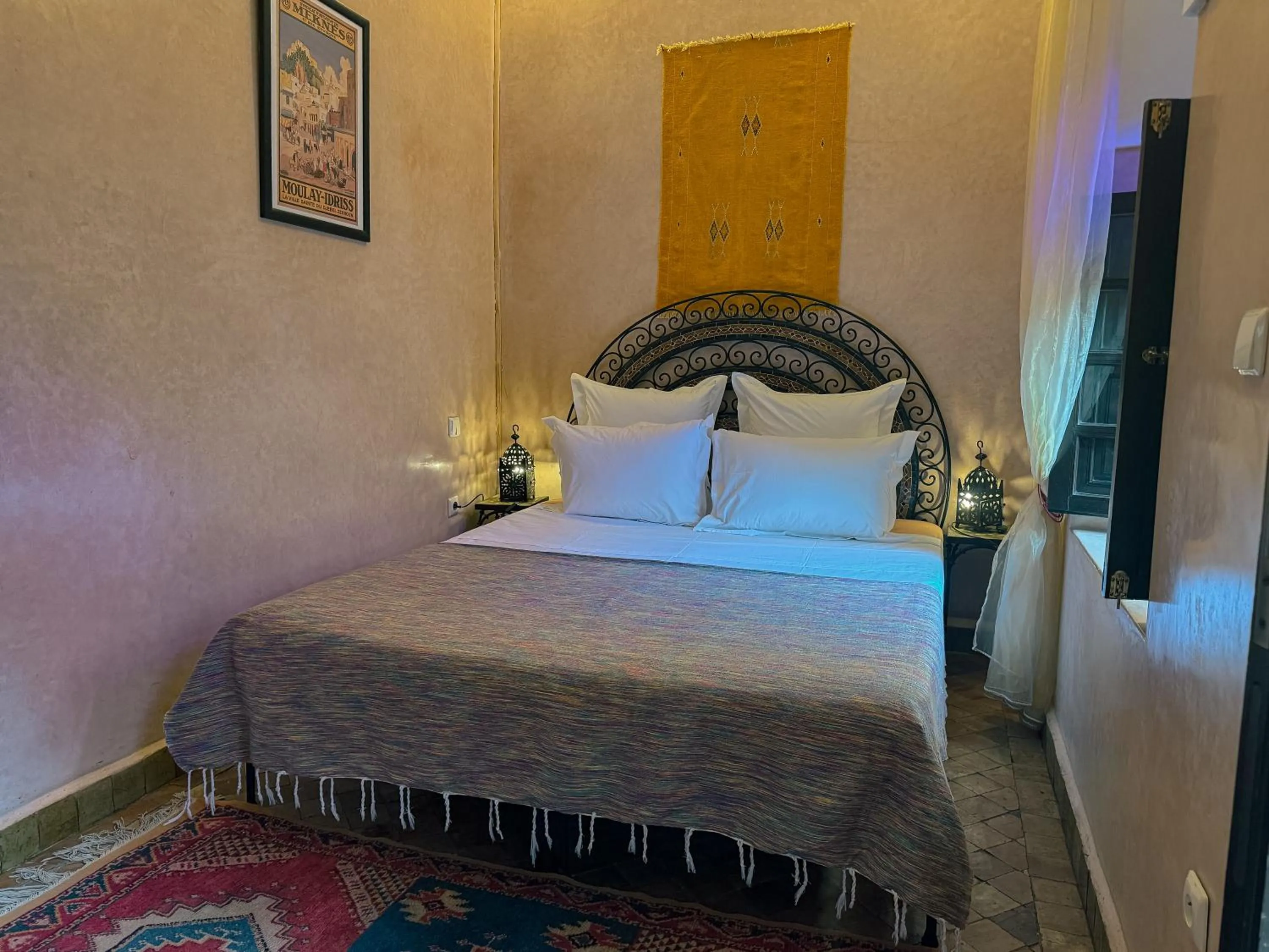 Bed in Riad Lapis-lazuli