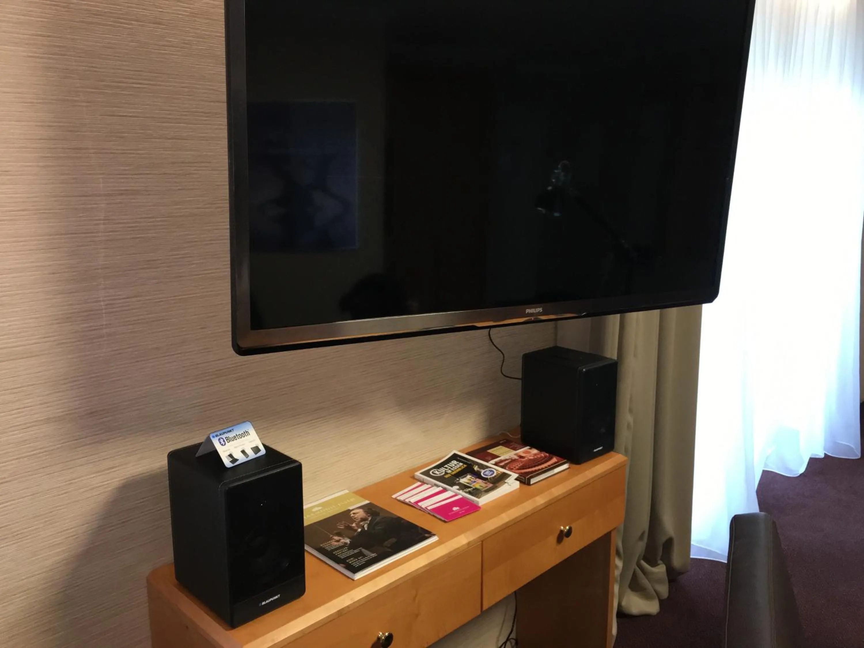 TV and multimedia in Unperfekthotel CoWorkingHotel