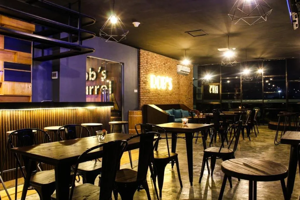 Alcoholic drinks in Odua Weston Jambi