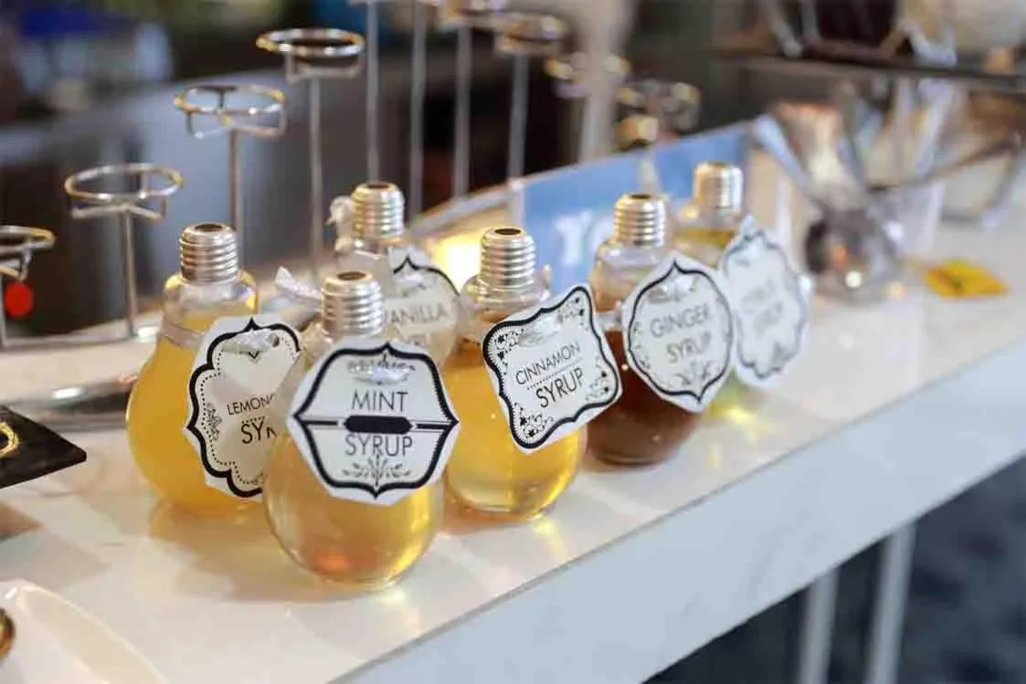 Buffet breakfast in Odua Weston Jambi