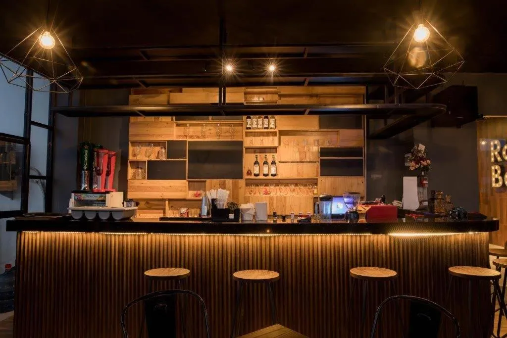 Food and drinks in Odua Weston Jambi