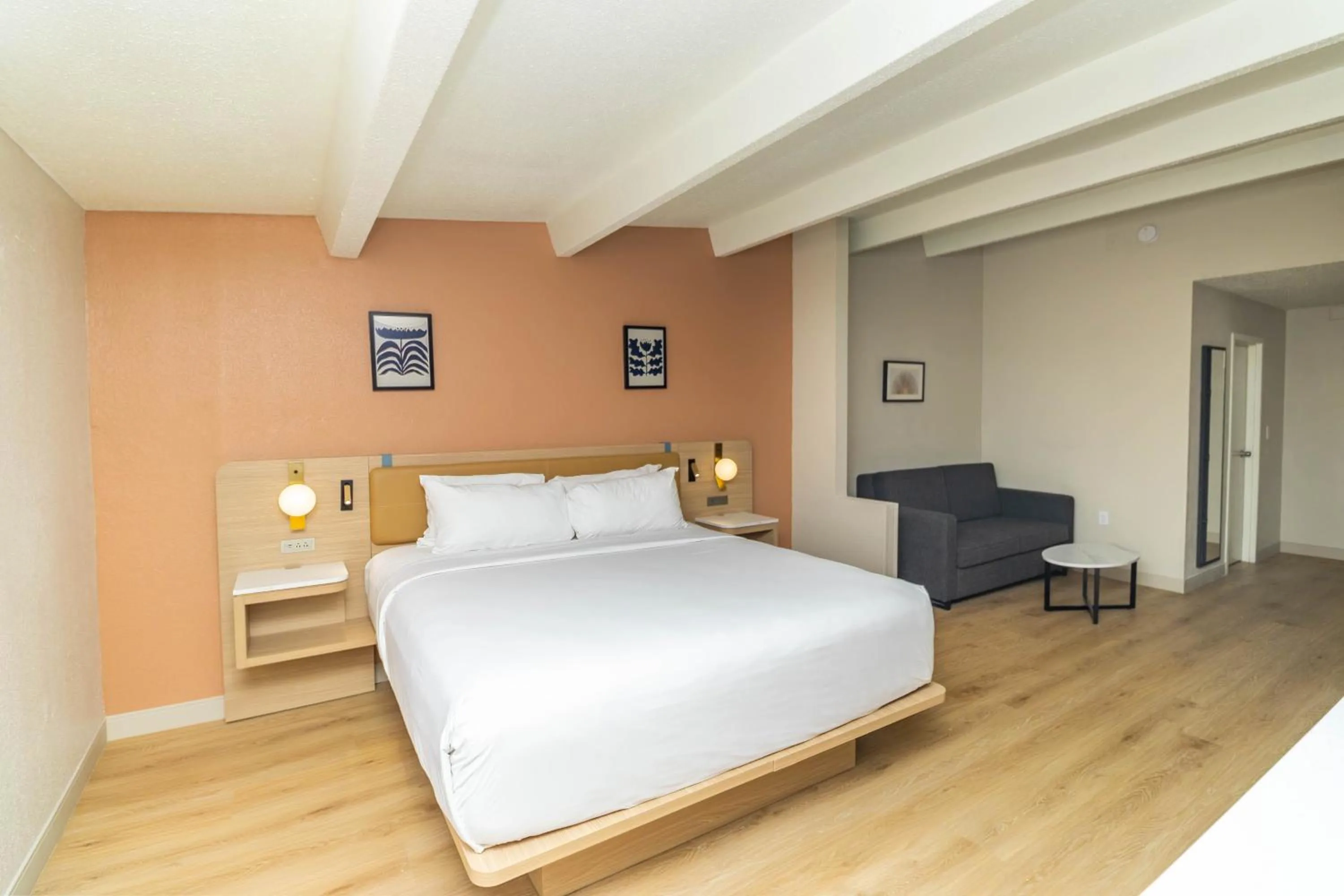 Bed in Ramada by Wyndham Davenport Orlando South