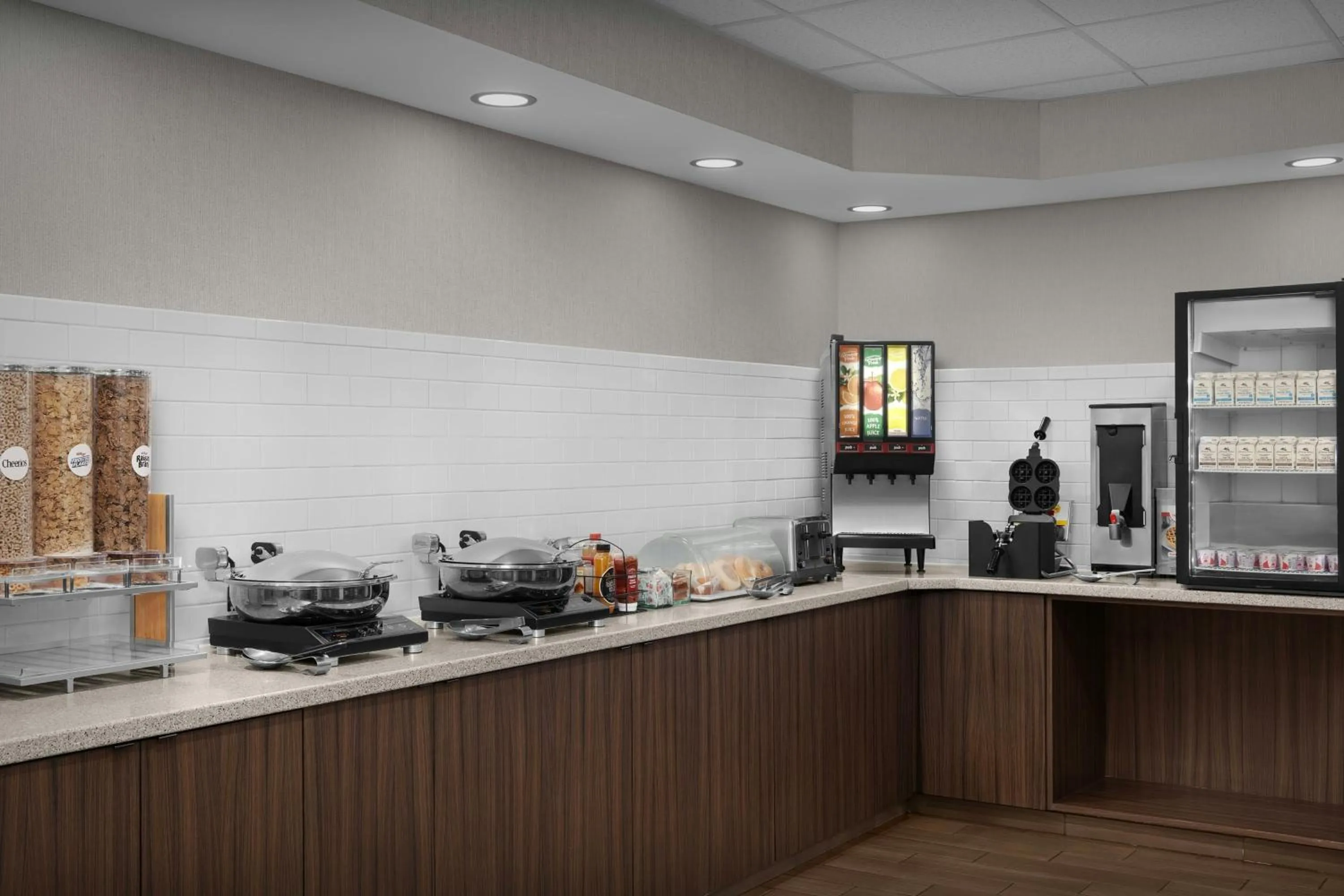 Breakfast in Fairfield Inn and Suites by Marriott Emporia I-95