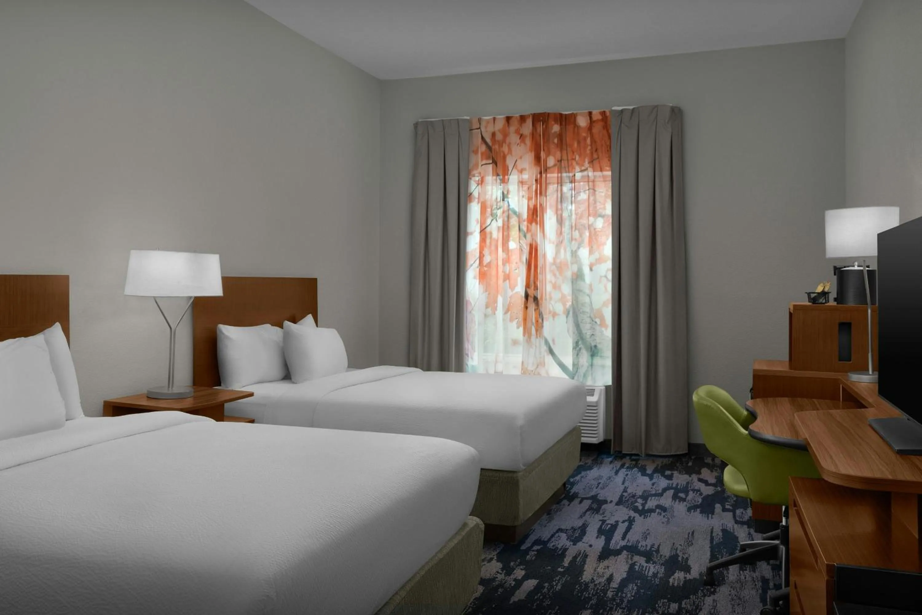 Photo of the whole room, Bed in Fairfield Inn and Suites by Marriott Emporia I-95