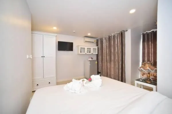 Bed in Parvena Hotel Sathorn