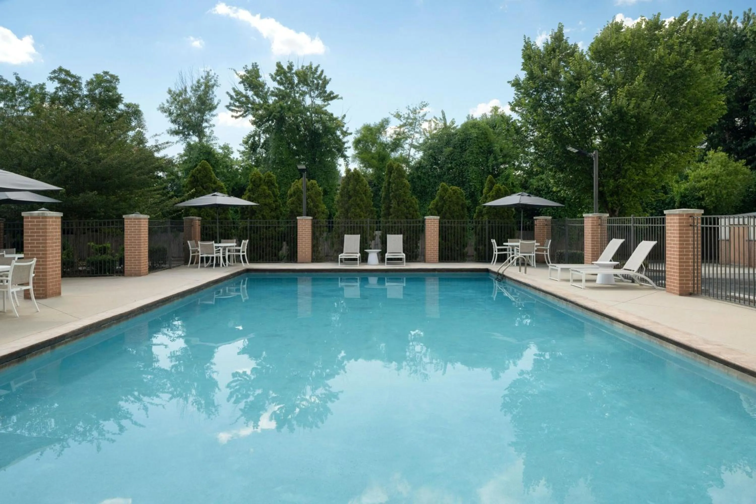 Swimming pool in Fairfield Inn & Suites by Marriott Chattanooga