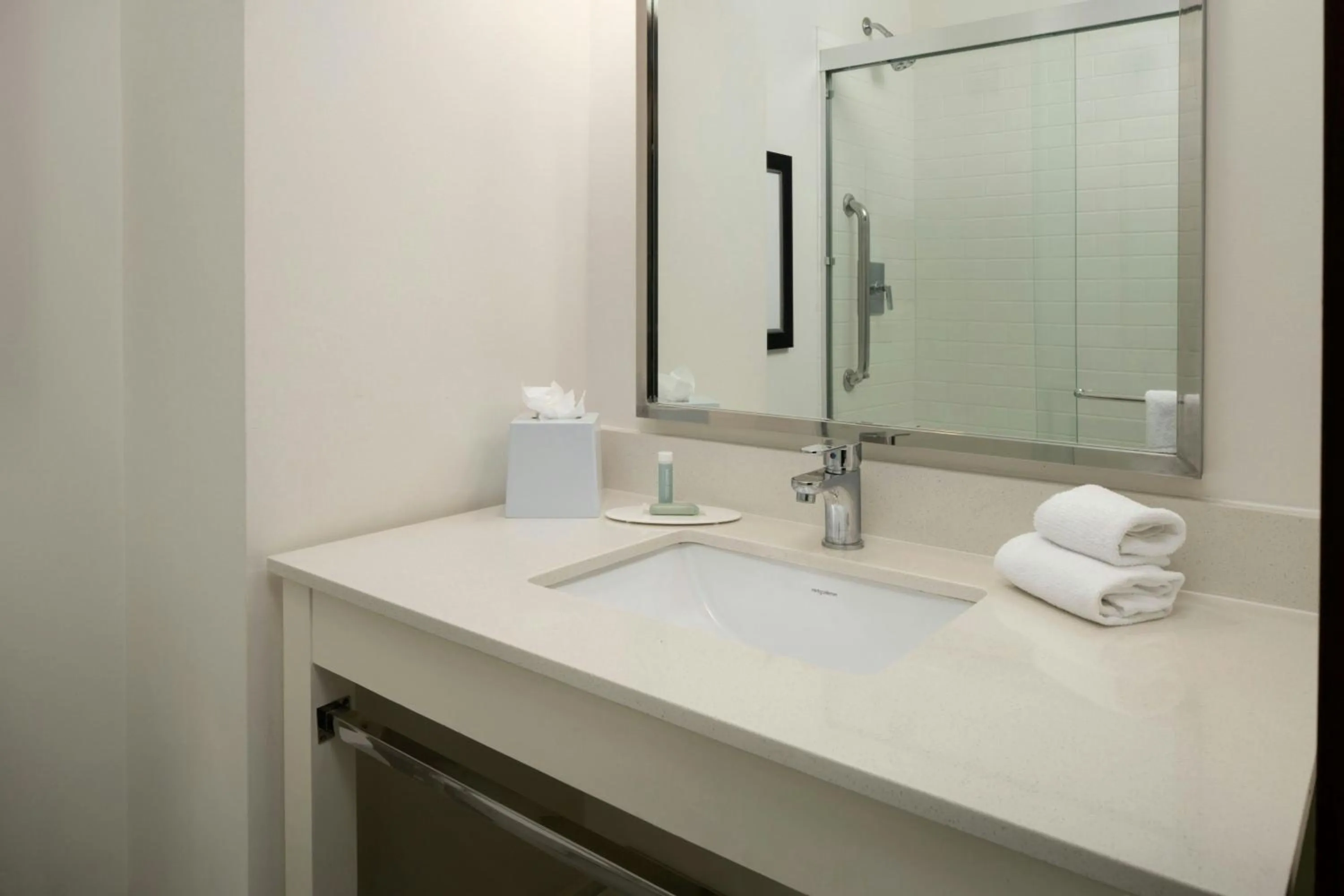 Bathroom in Fairfield Inn & Suites by Marriott Chattanooga