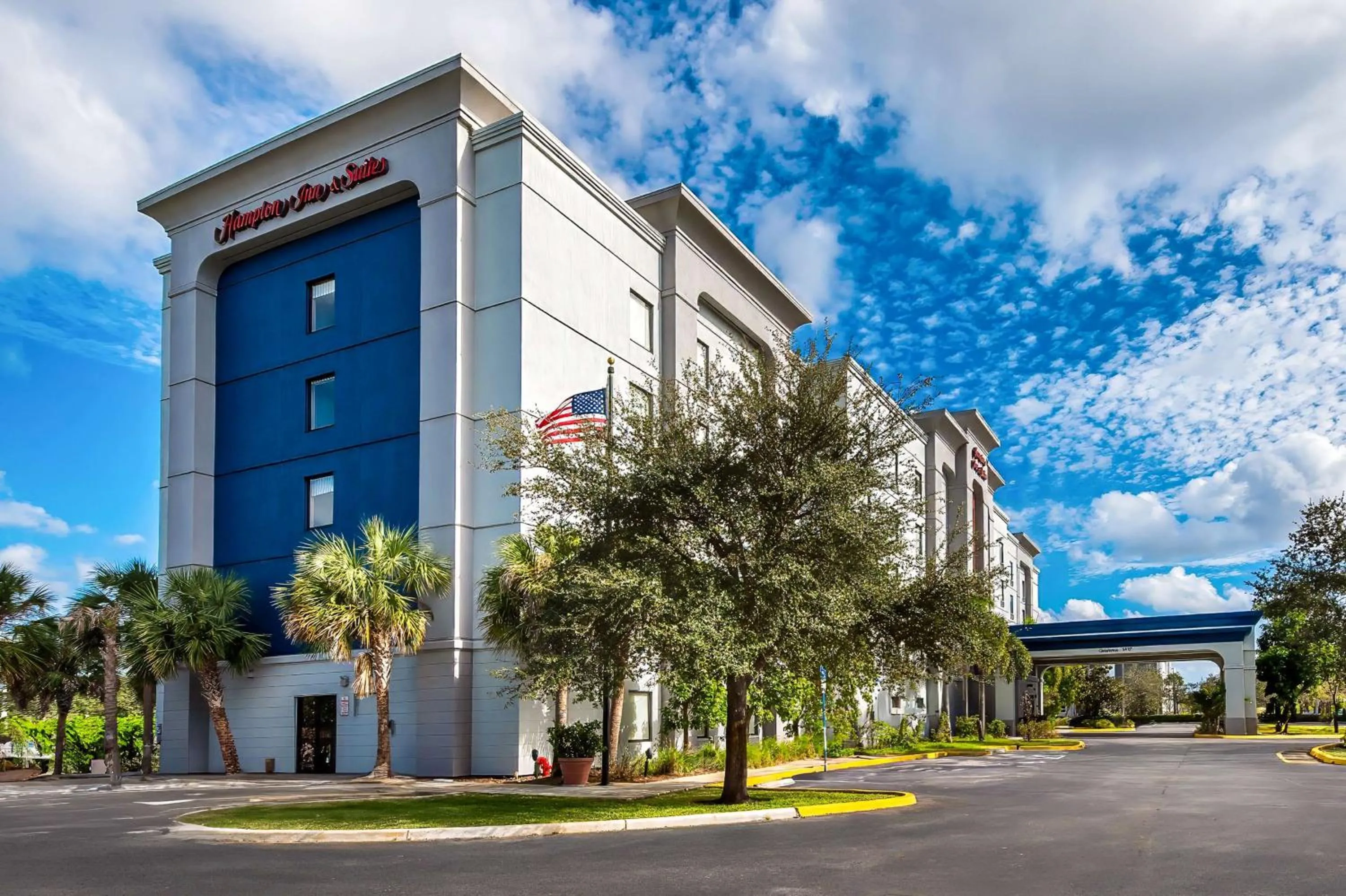 Property building in Hampton Inn & Suites Ft. Lauderdale/West-Sawgrass/Tamarac, FL