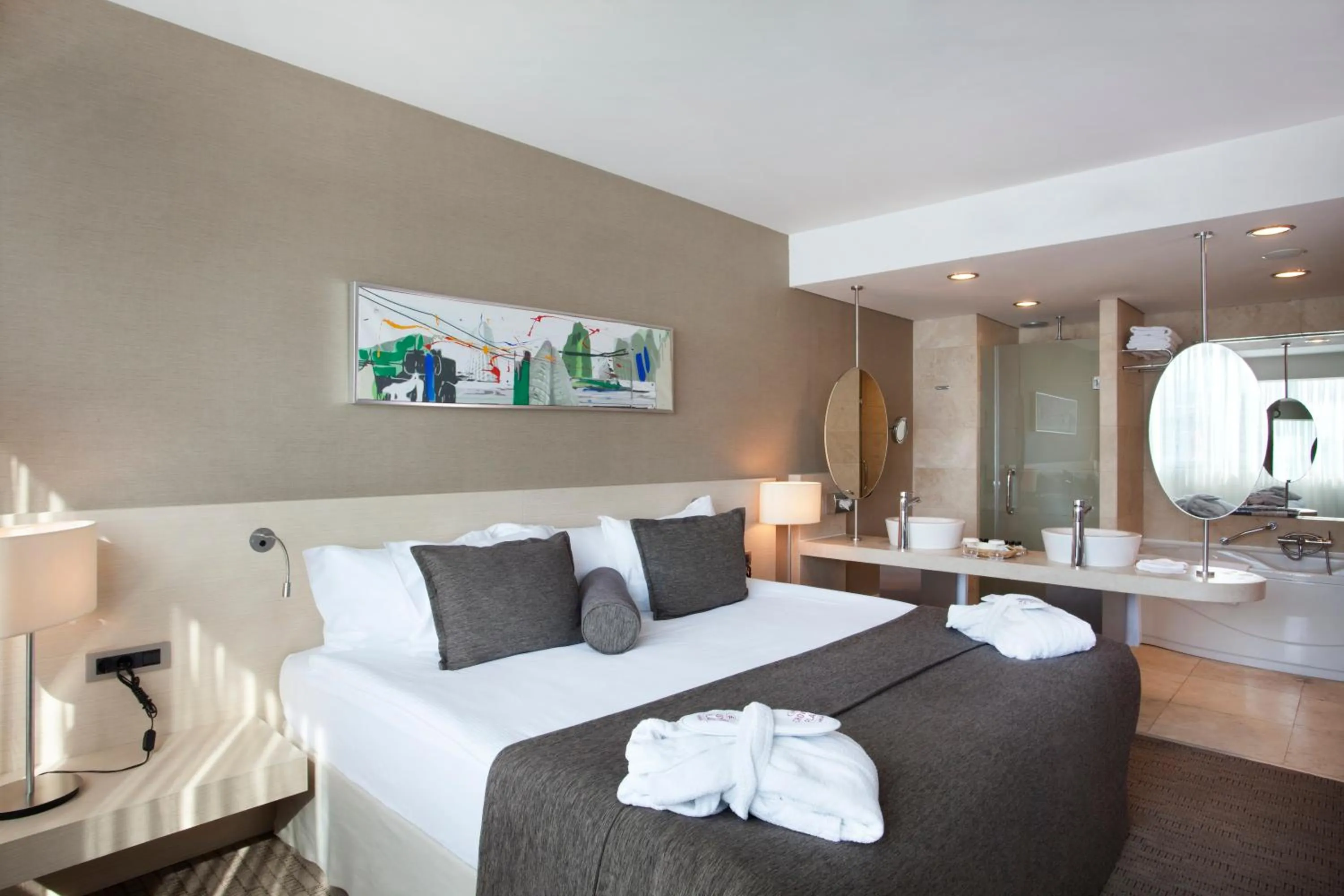 Photo of the whole room, Bed in CPAnkara Hotel