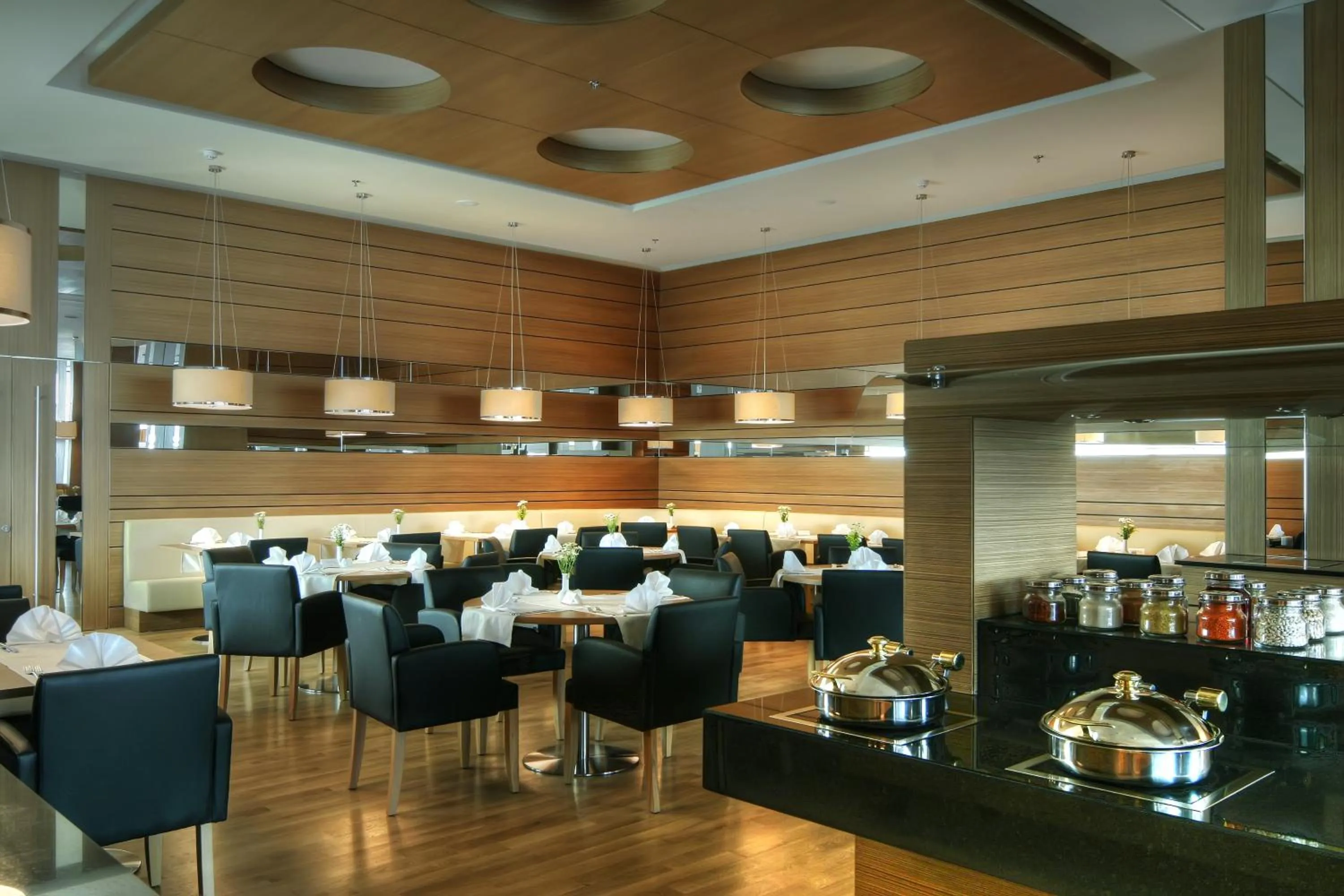 Restaurant/places to eat in CPAnkara Hotel