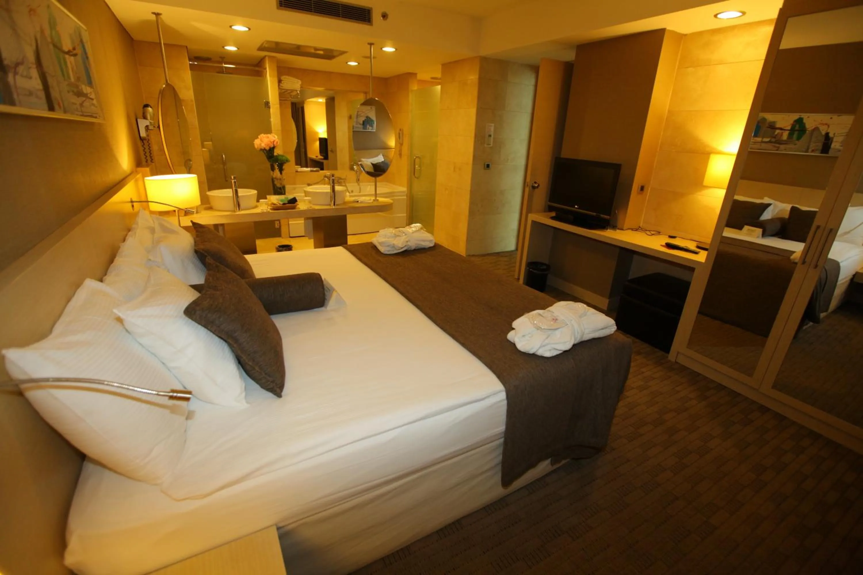 Bedroom, Bed in CPAnkara Hotel