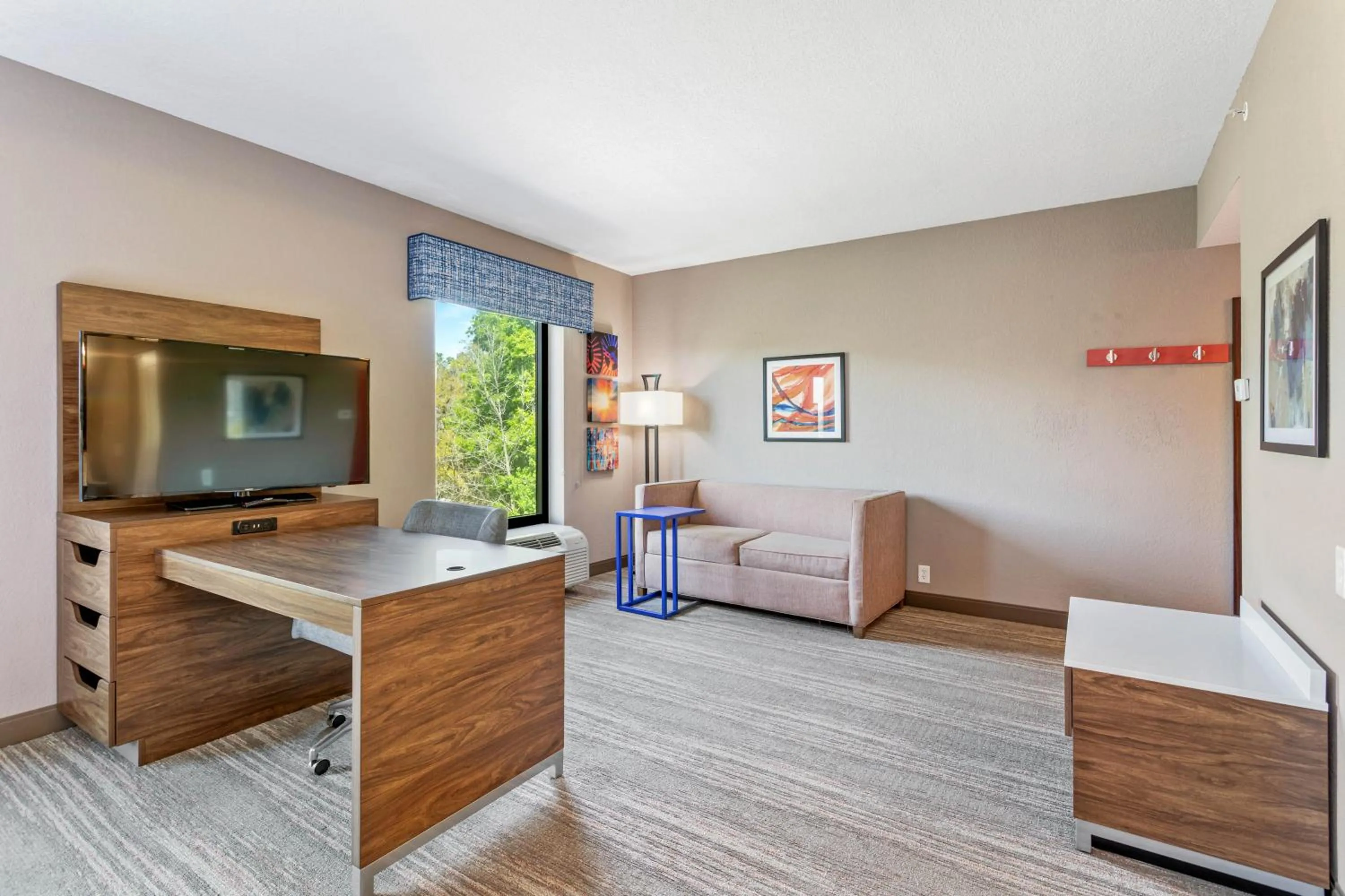 Seating area in Hampton Inn & Suites Orlando-Apopka