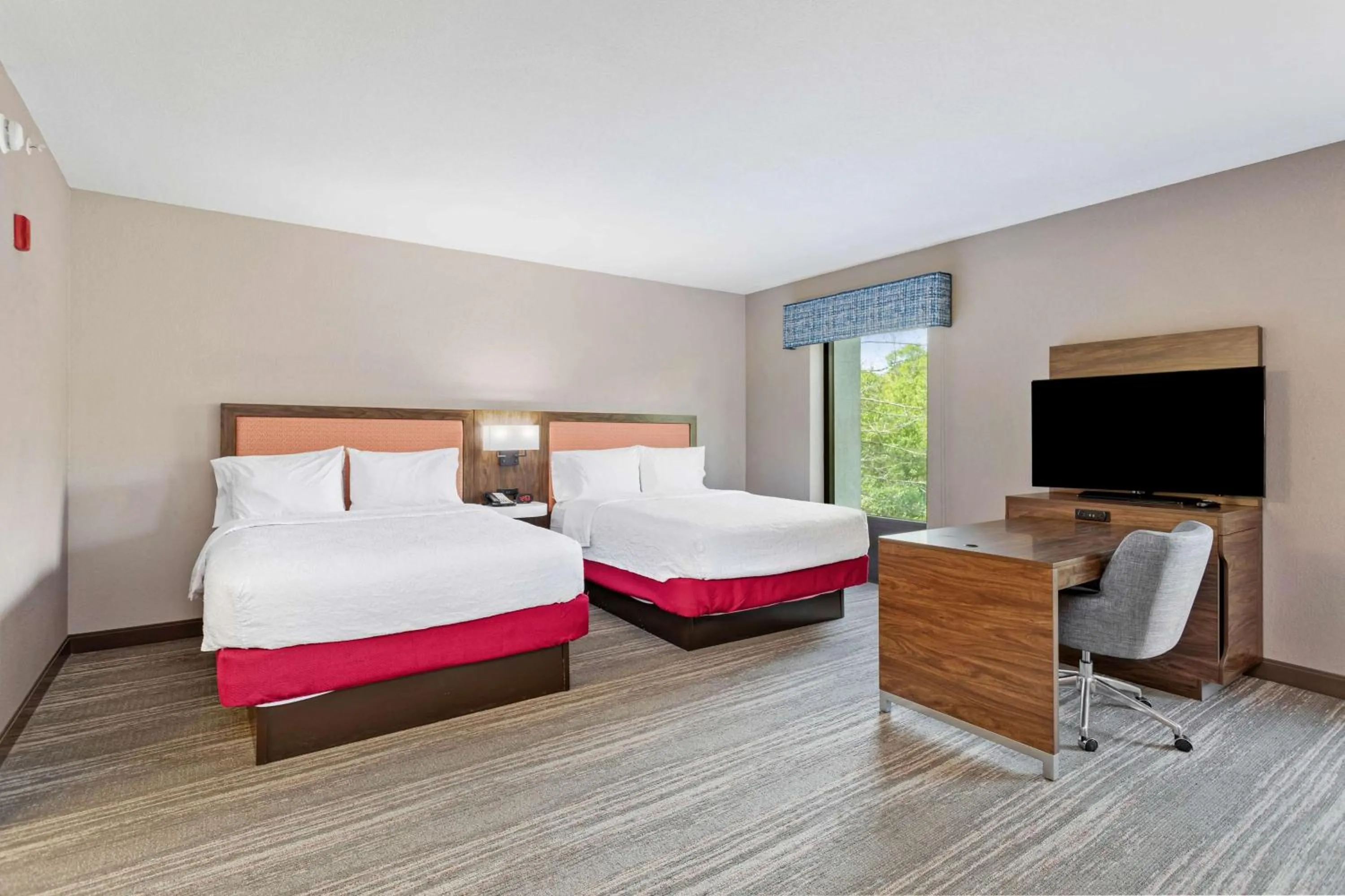 Bedroom, Bed in Hampton Inn & Suites Orlando-Apopka